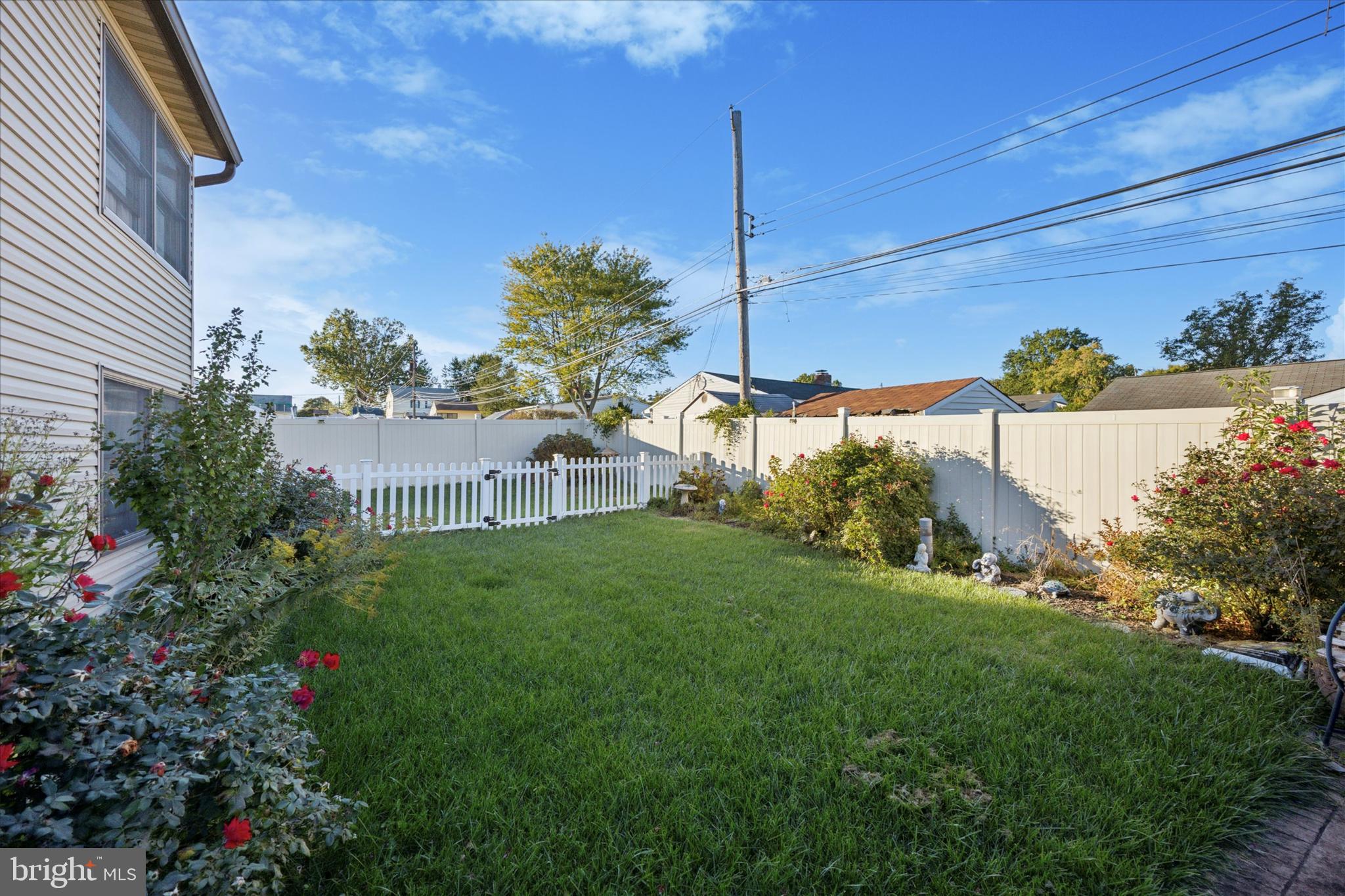10 BLACK PINE LANE