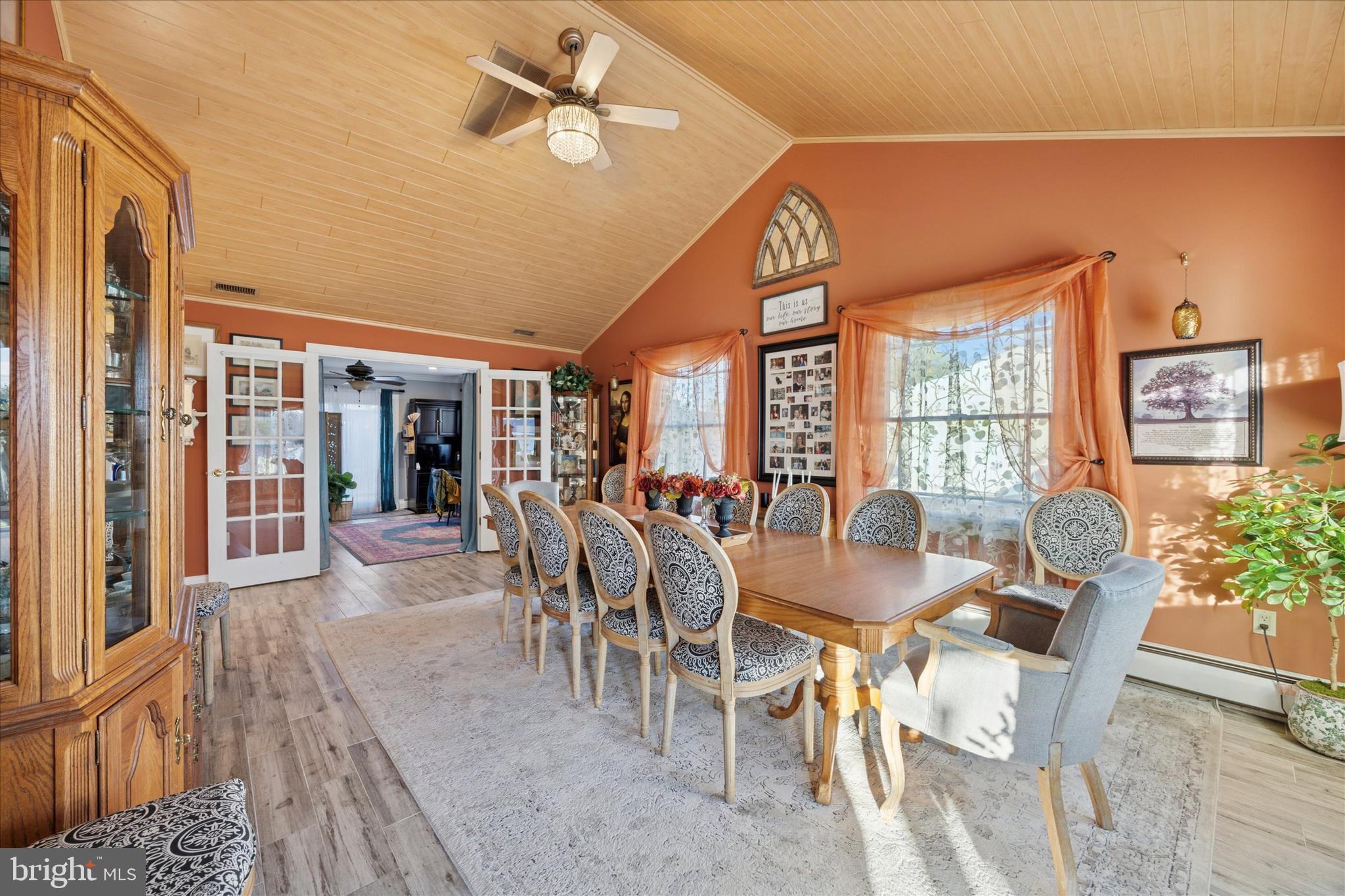 10 BLACK PINE LANE