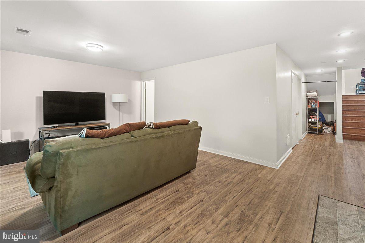 VILLAGE OF OWEN BROWN - Residential