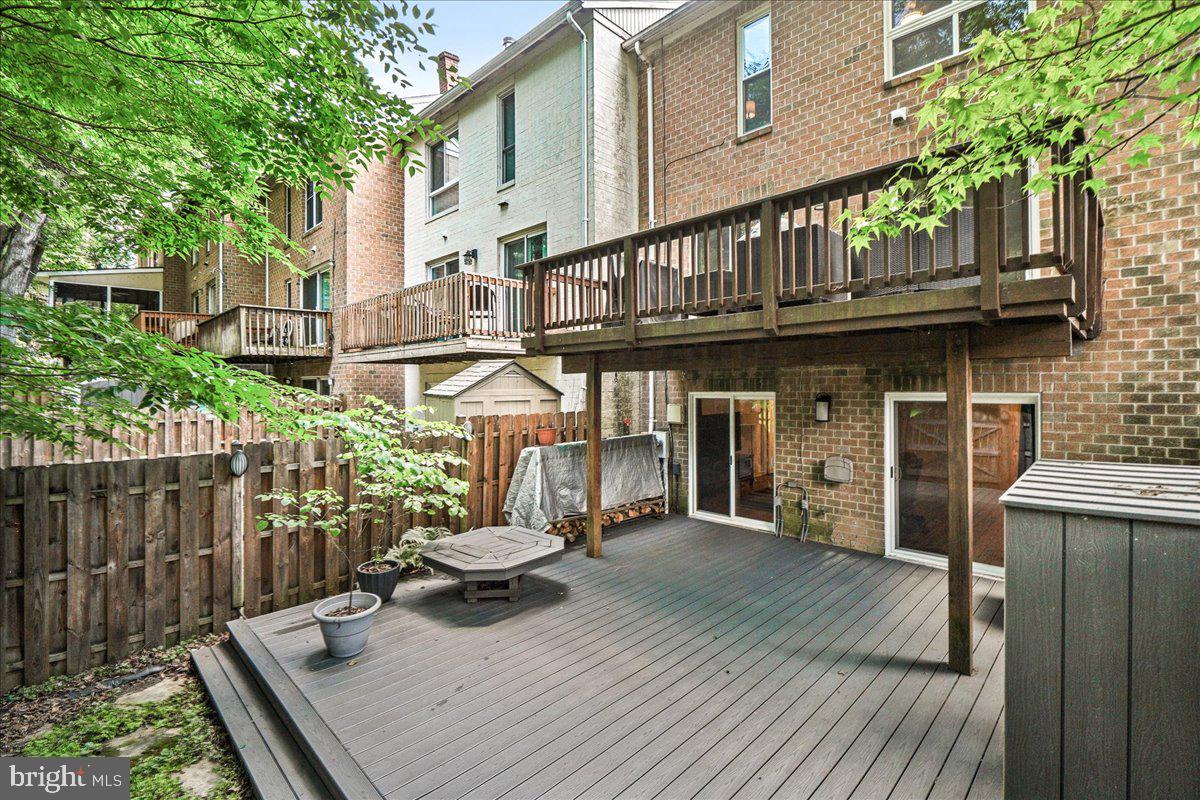 VILLAGE OF OWEN BROWN - Residential