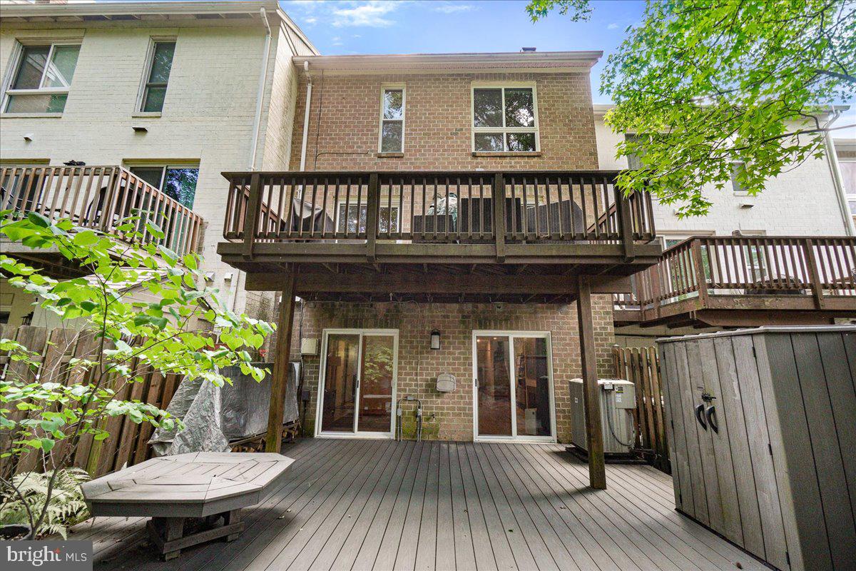 VILLAGE OF OWEN BROWN - Residential