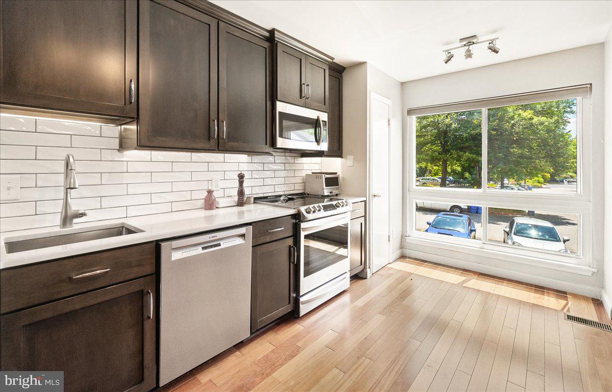 VILLAGE OF OWEN BROWN - Residential