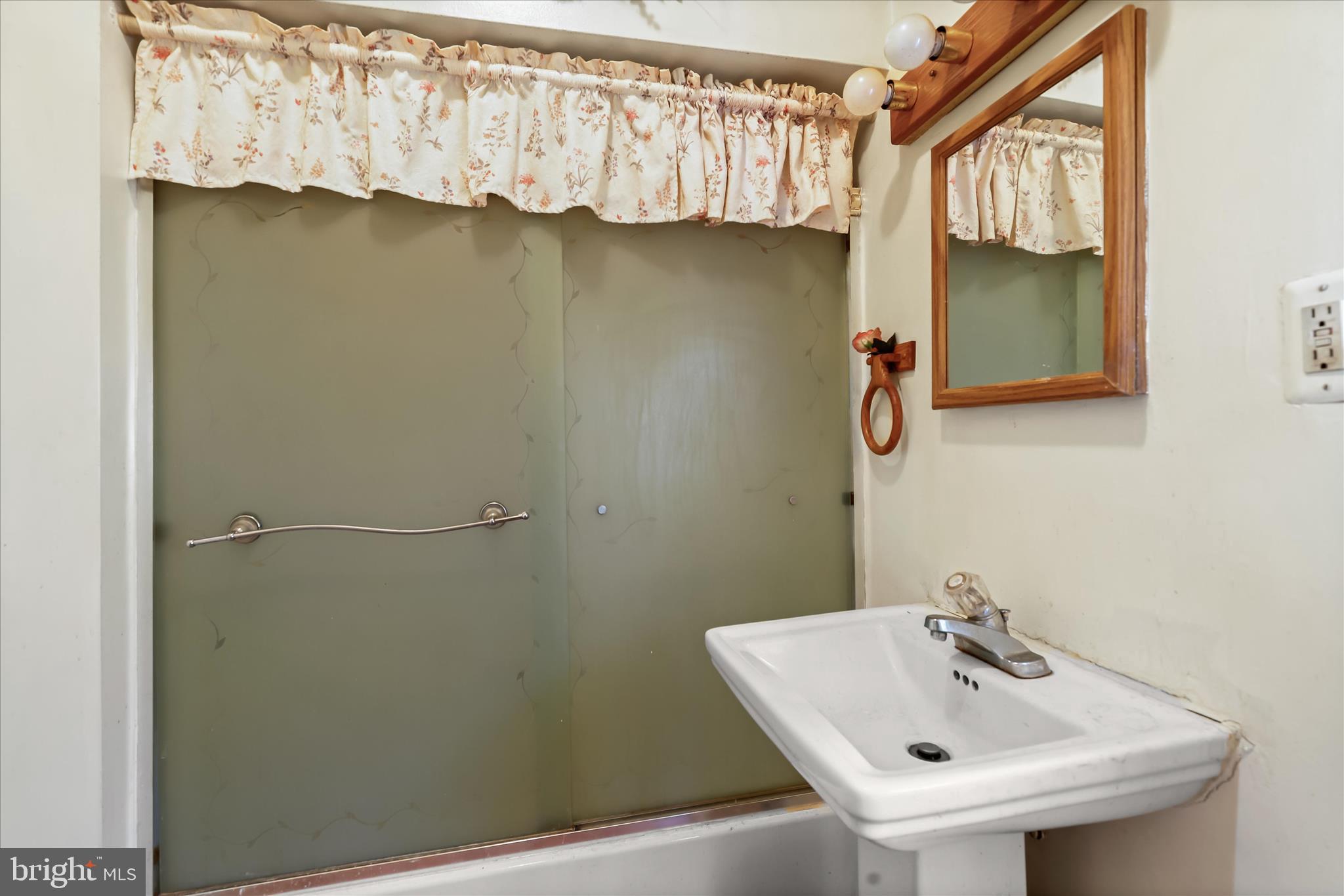 HILLENDALE PARK - Residential