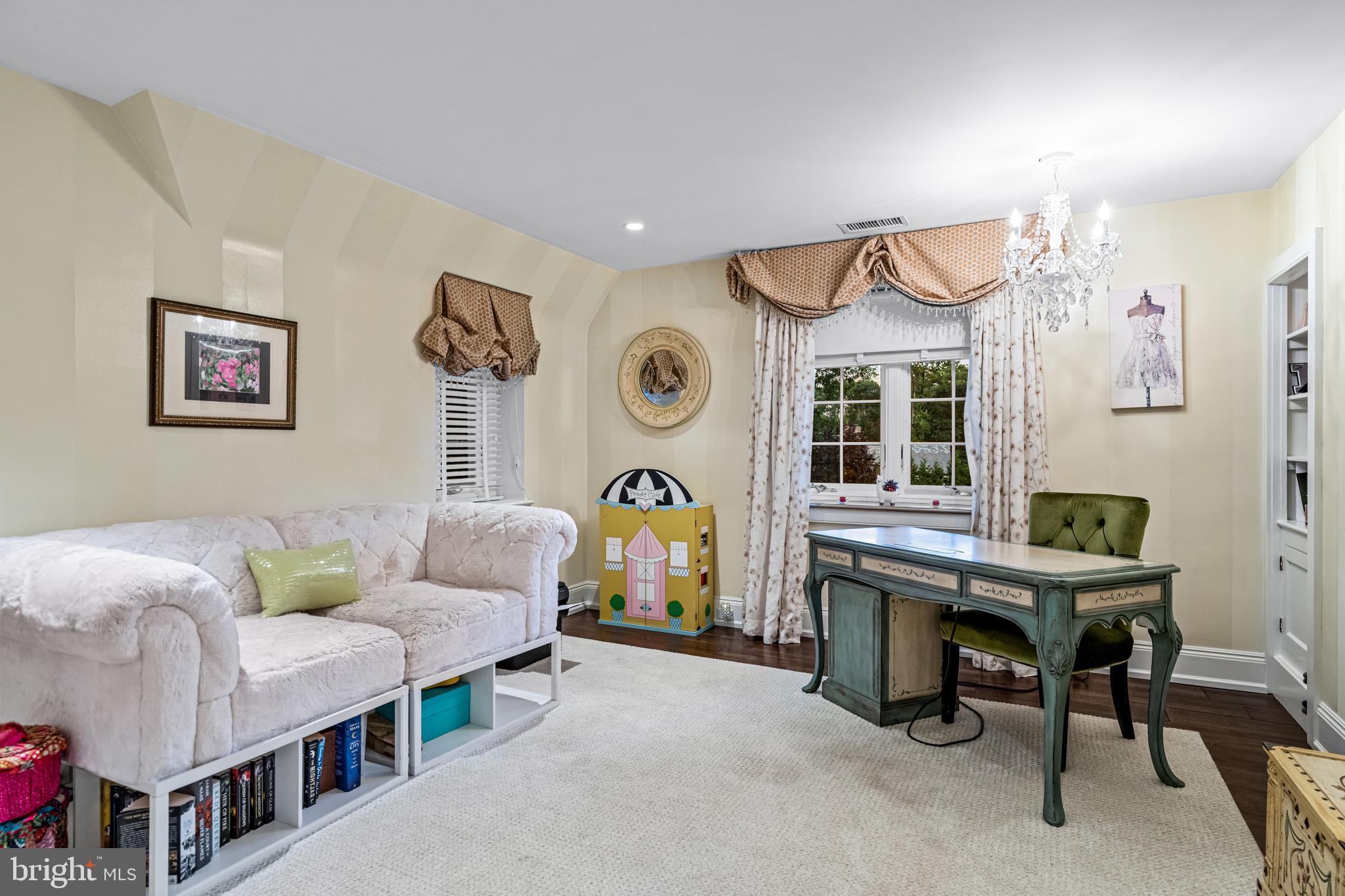 MERION GOLF ESTATES - Residential