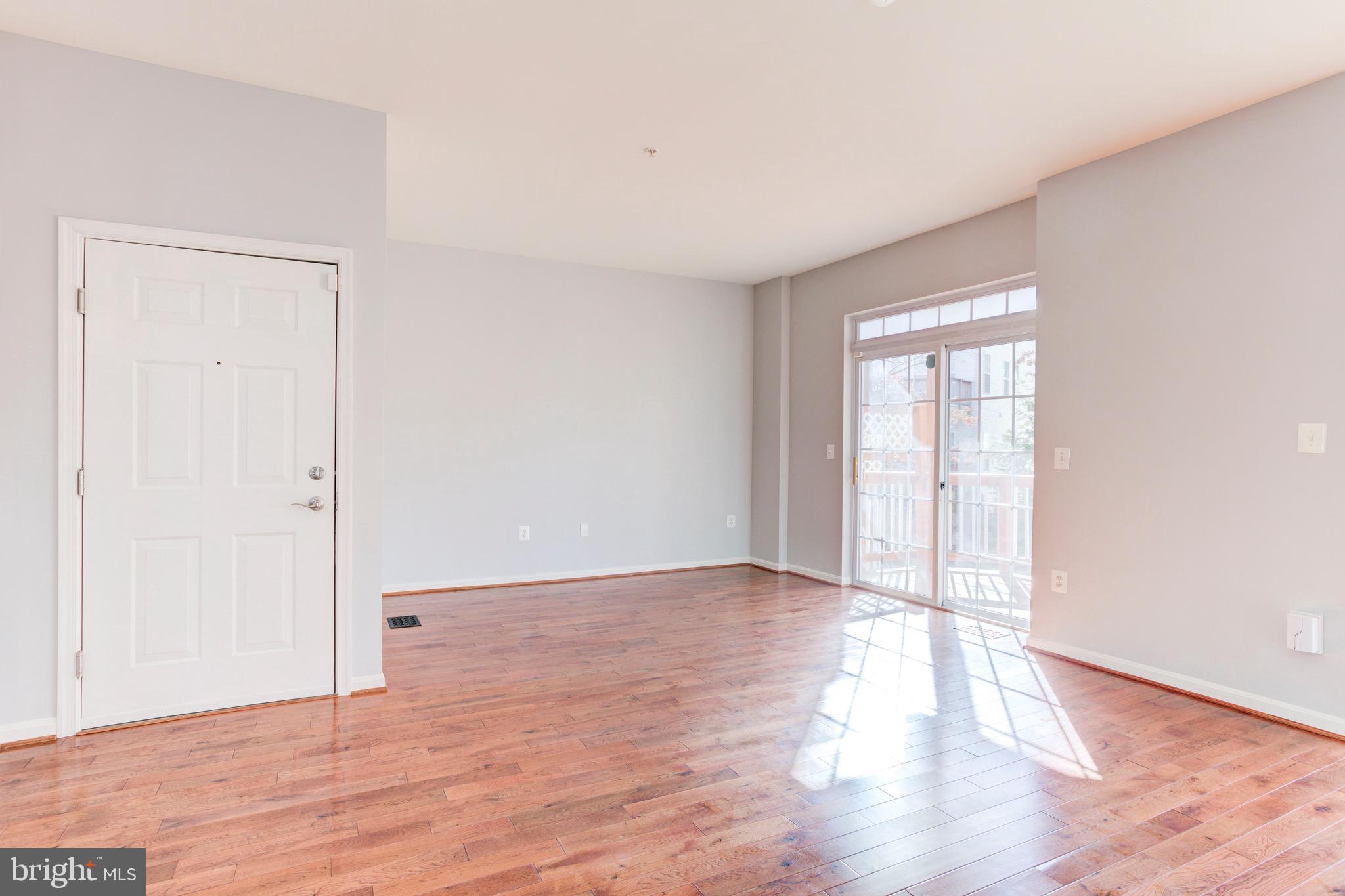 THE COMMONS ON WILLIAM SQUARE - Residential