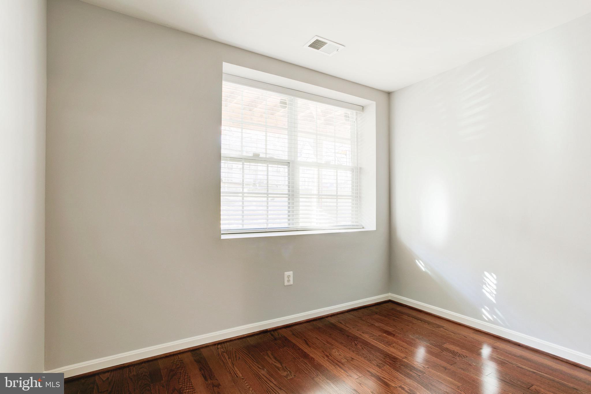 THE COMMONS ON WILLIAM SQUARE - Residential