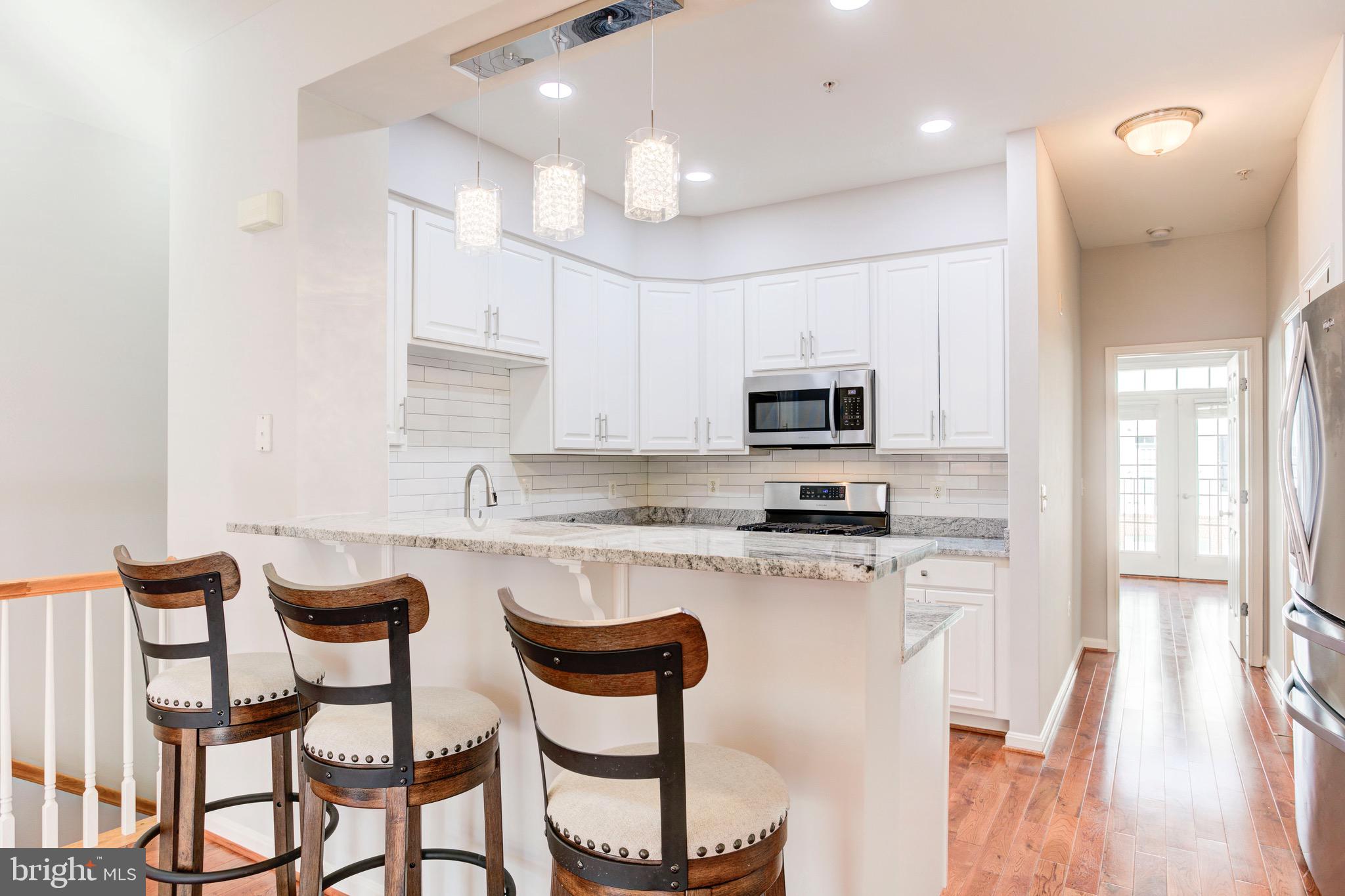 THE COMMONS ON WILLIAM SQUARE - Residential