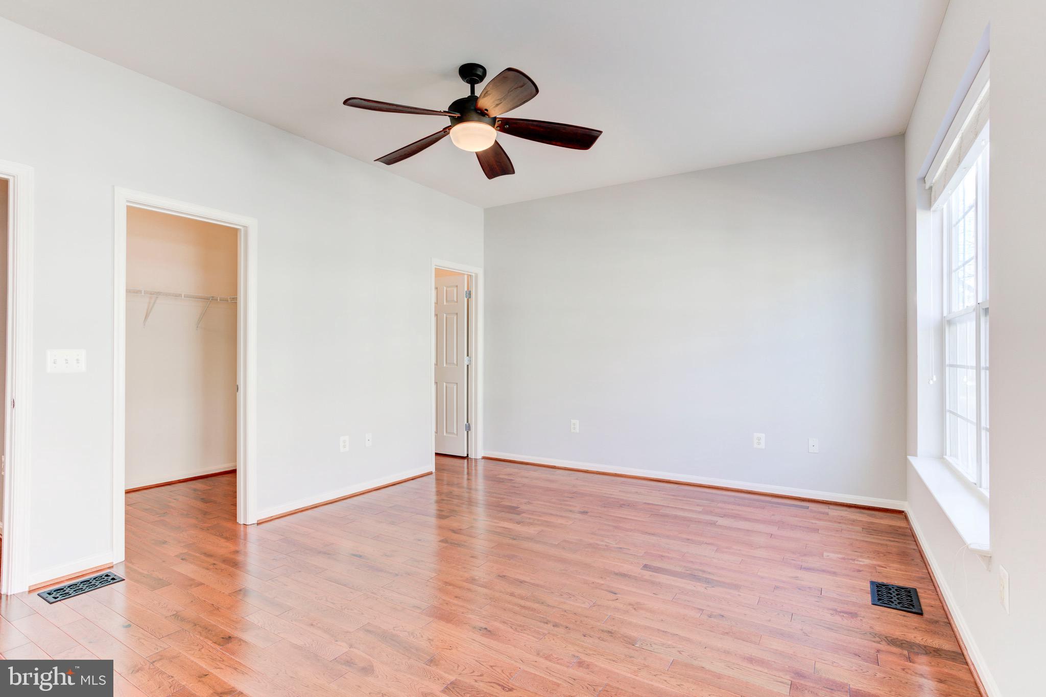 THE COMMONS ON WILLIAM SQUARE - Residential