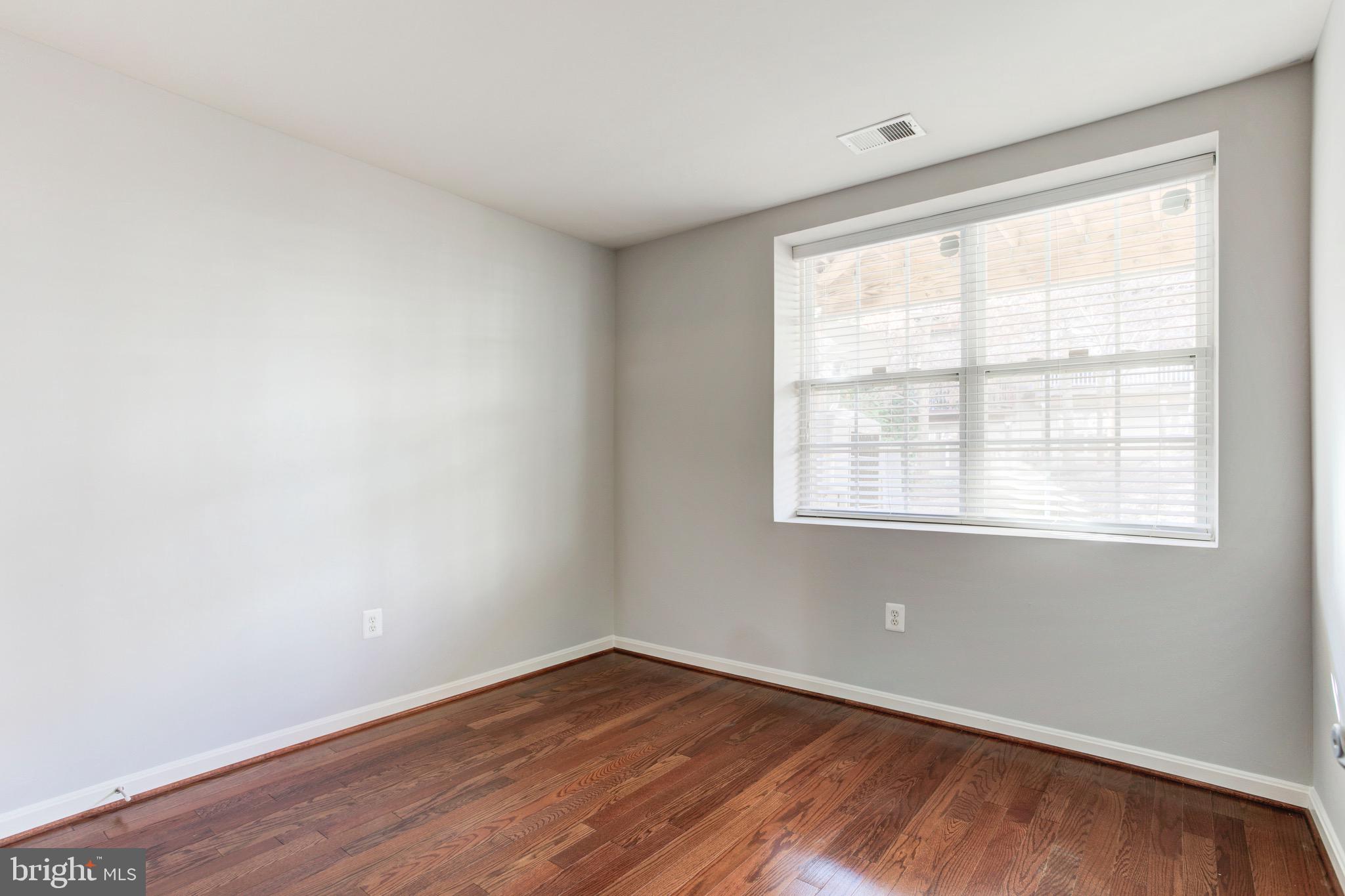 THE COMMONS ON WILLIAM SQUARE - Residential