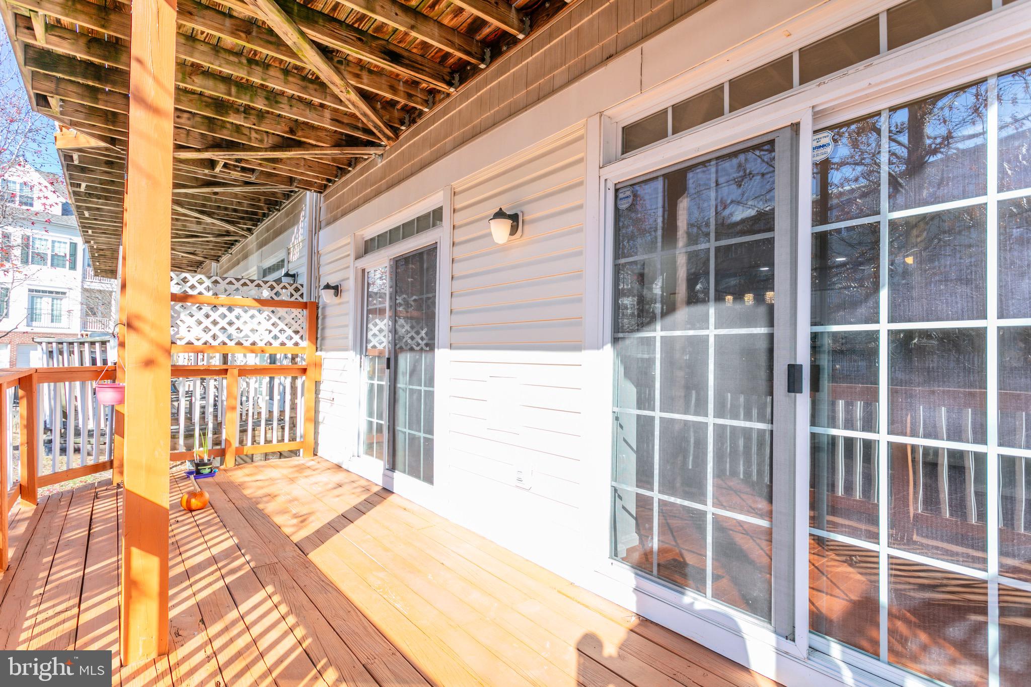 THE COMMONS ON WILLIAM SQUARE - Residential