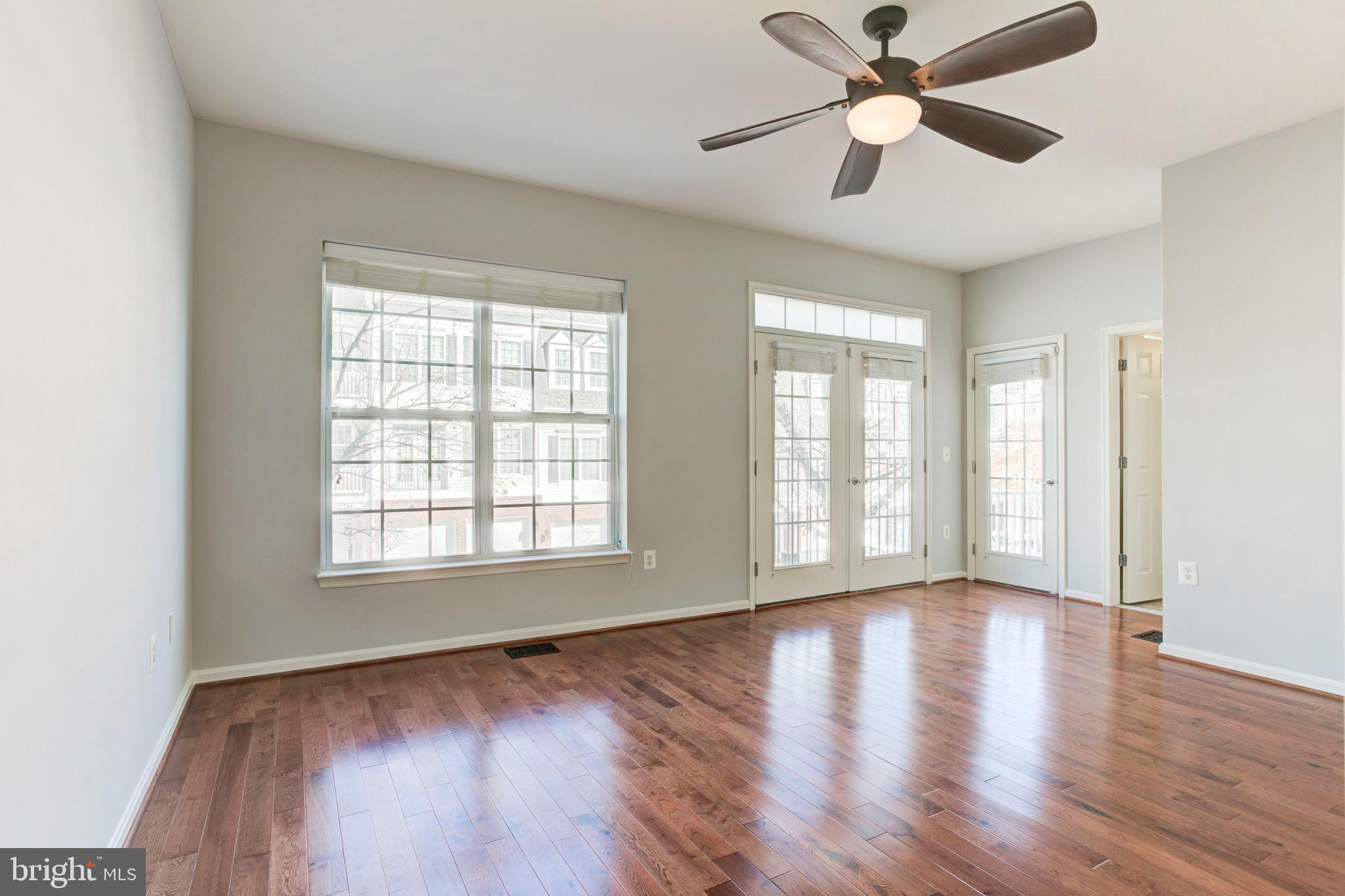 THE COMMONS ON WILLIAM SQUARE - Residential