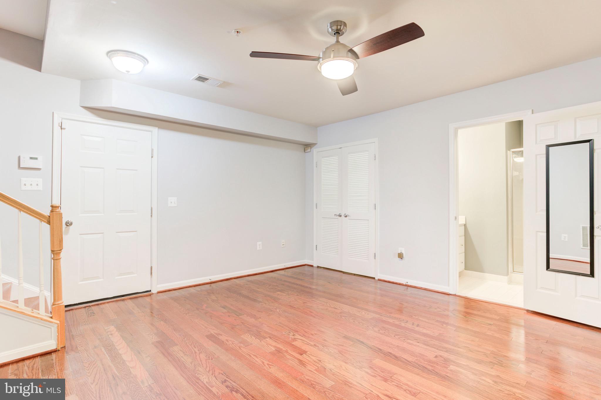 THE COMMONS ON WILLIAM SQUARE - Residential