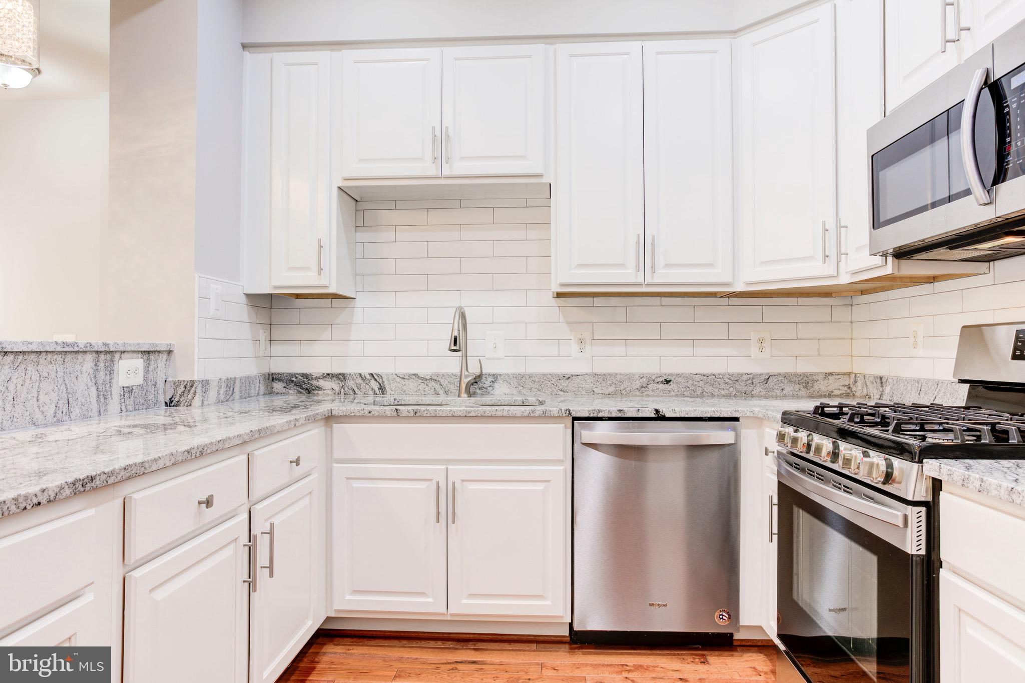 THE COMMONS ON WILLIAM SQUARE - Residential