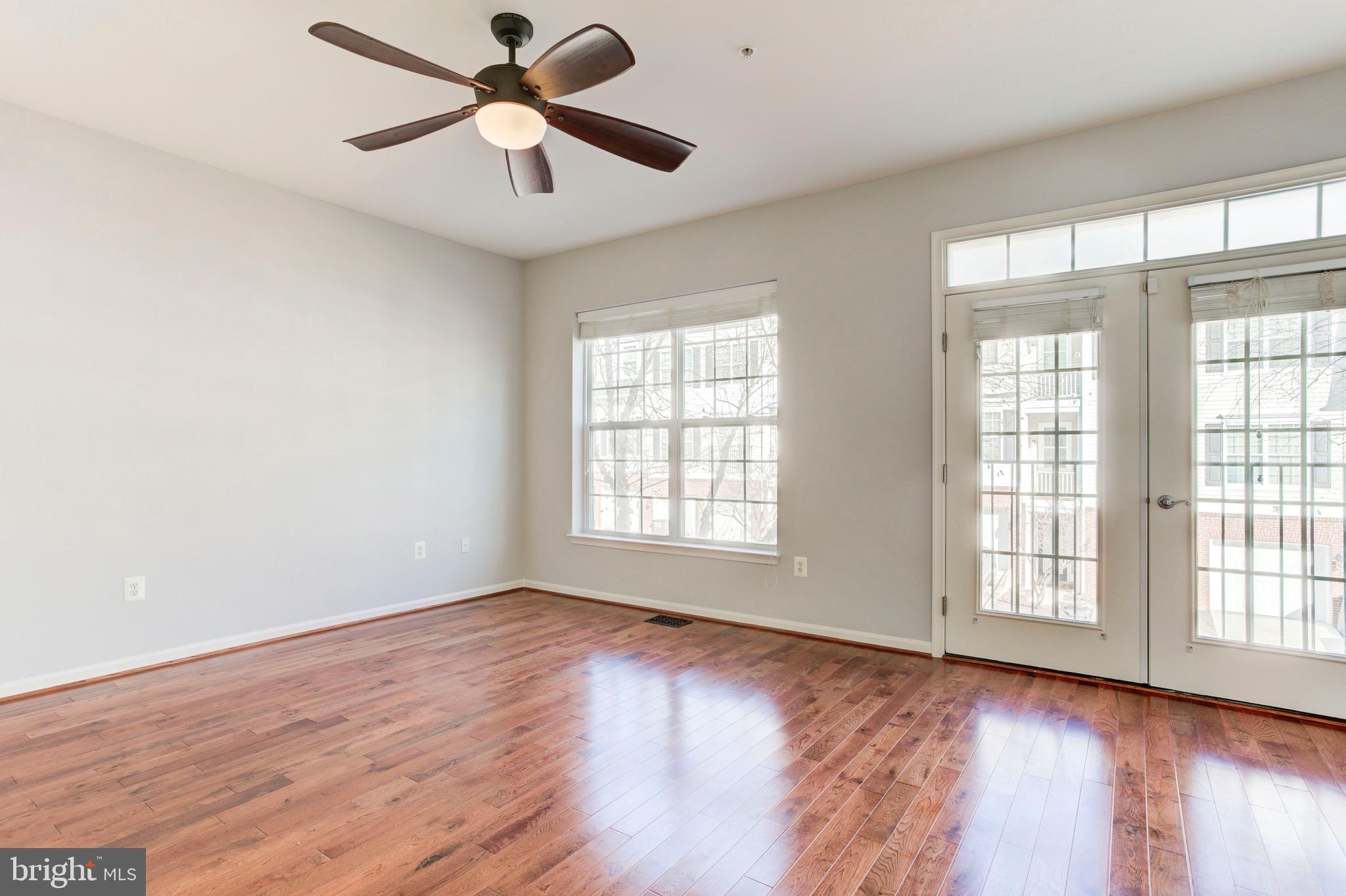 THE COMMONS ON WILLIAM SQUARE - Residential