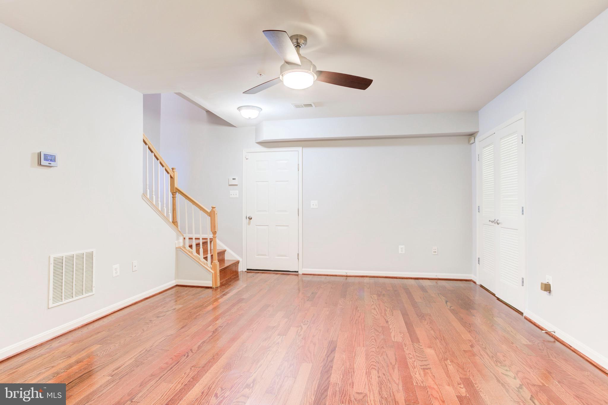 THE COMMONS ON WILLIAM SQUARE - Residential