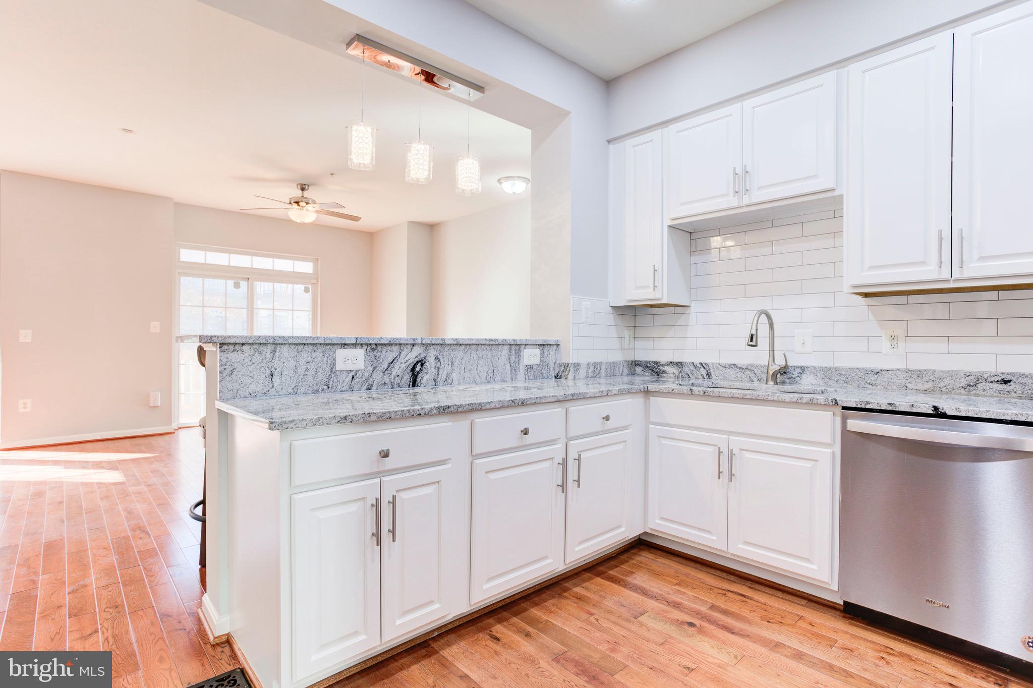 THE COMMONS ON WILLIAM SQUARE - Residential