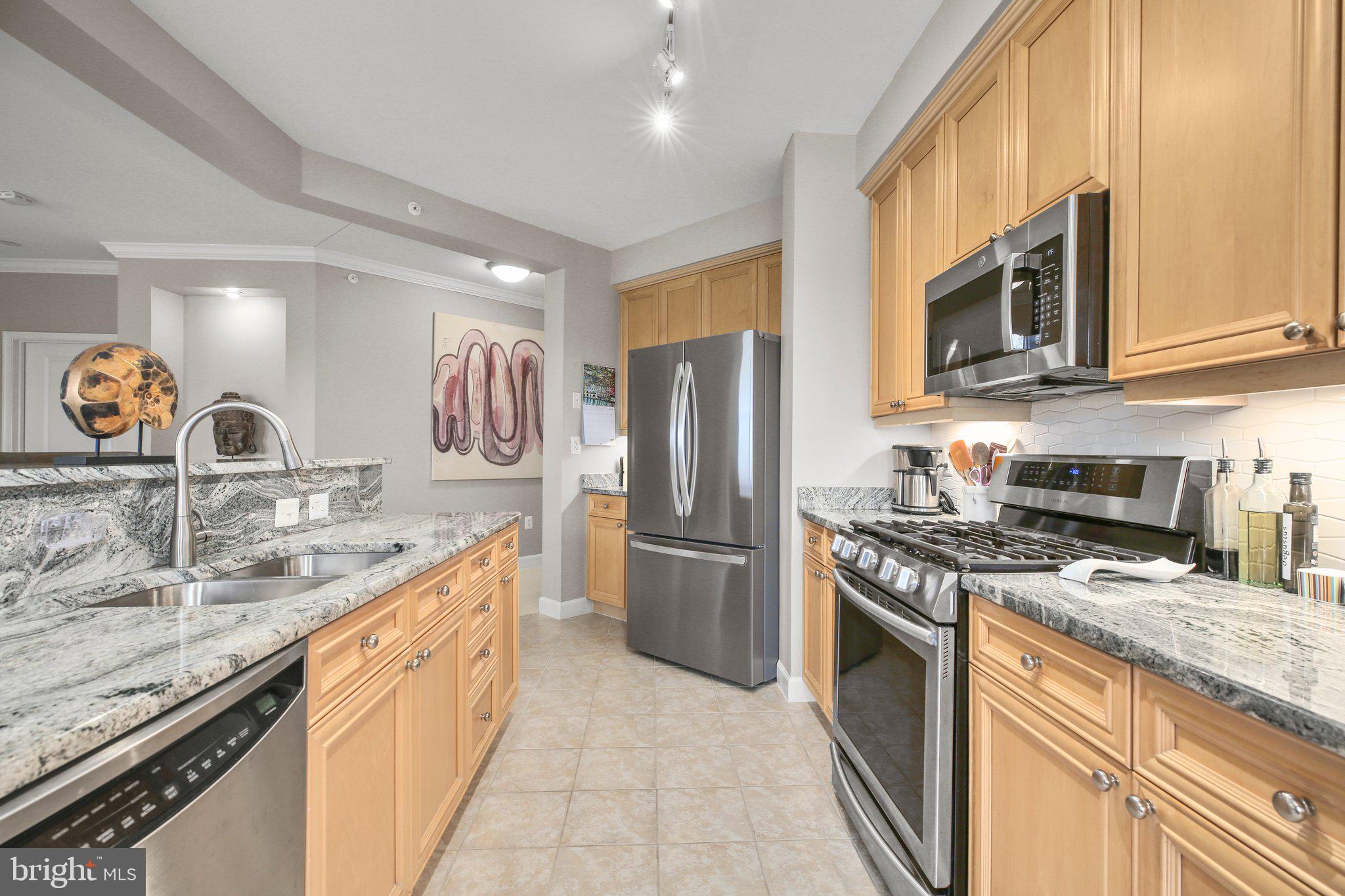 HARBOR POINT WEST CONDO - Residential