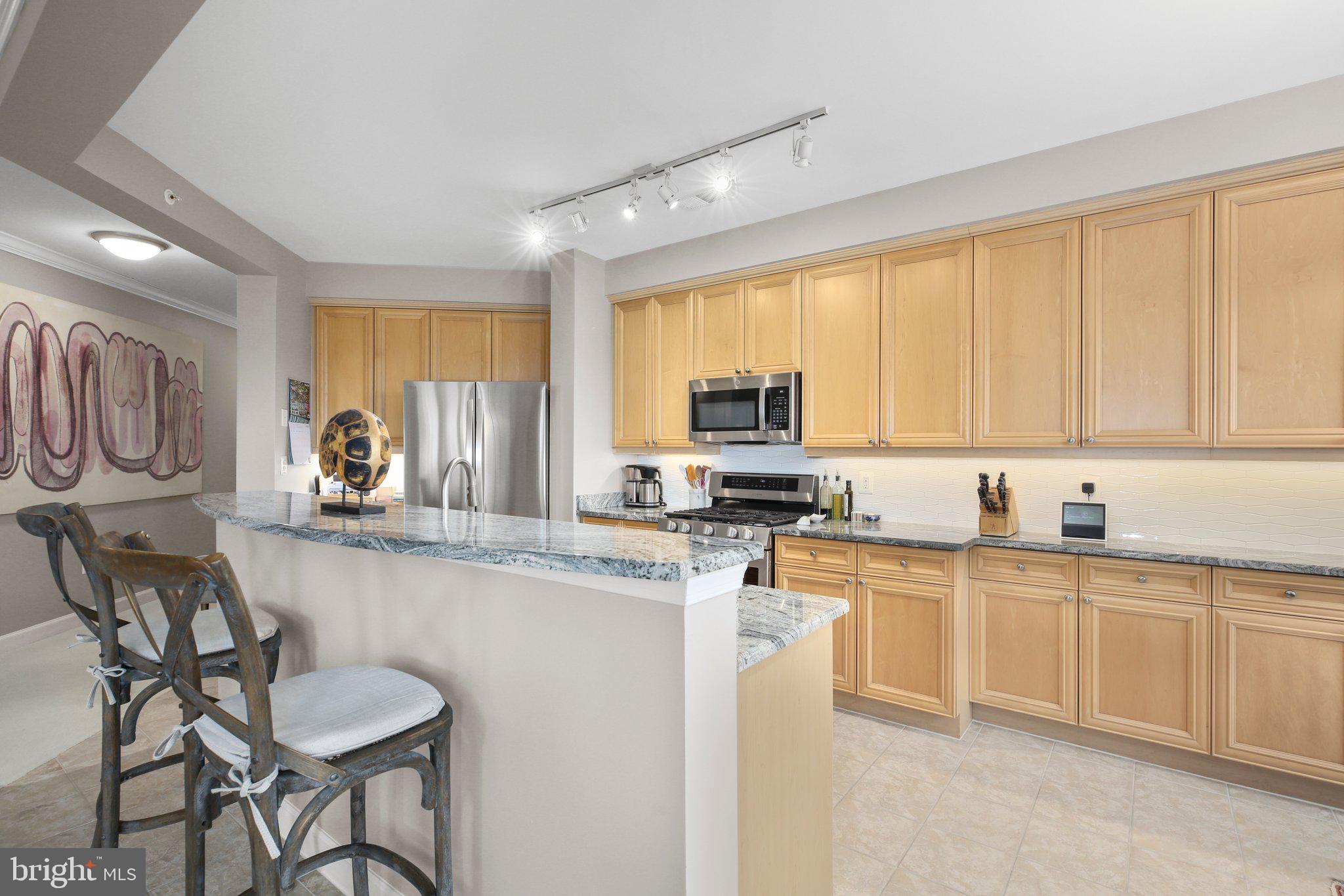 HARBOR POINT WEST CONDO - Residential