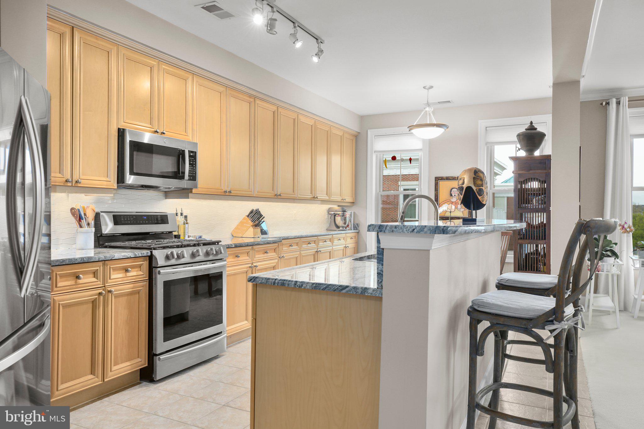 HARBOR POINT WEST CONDO - Residential