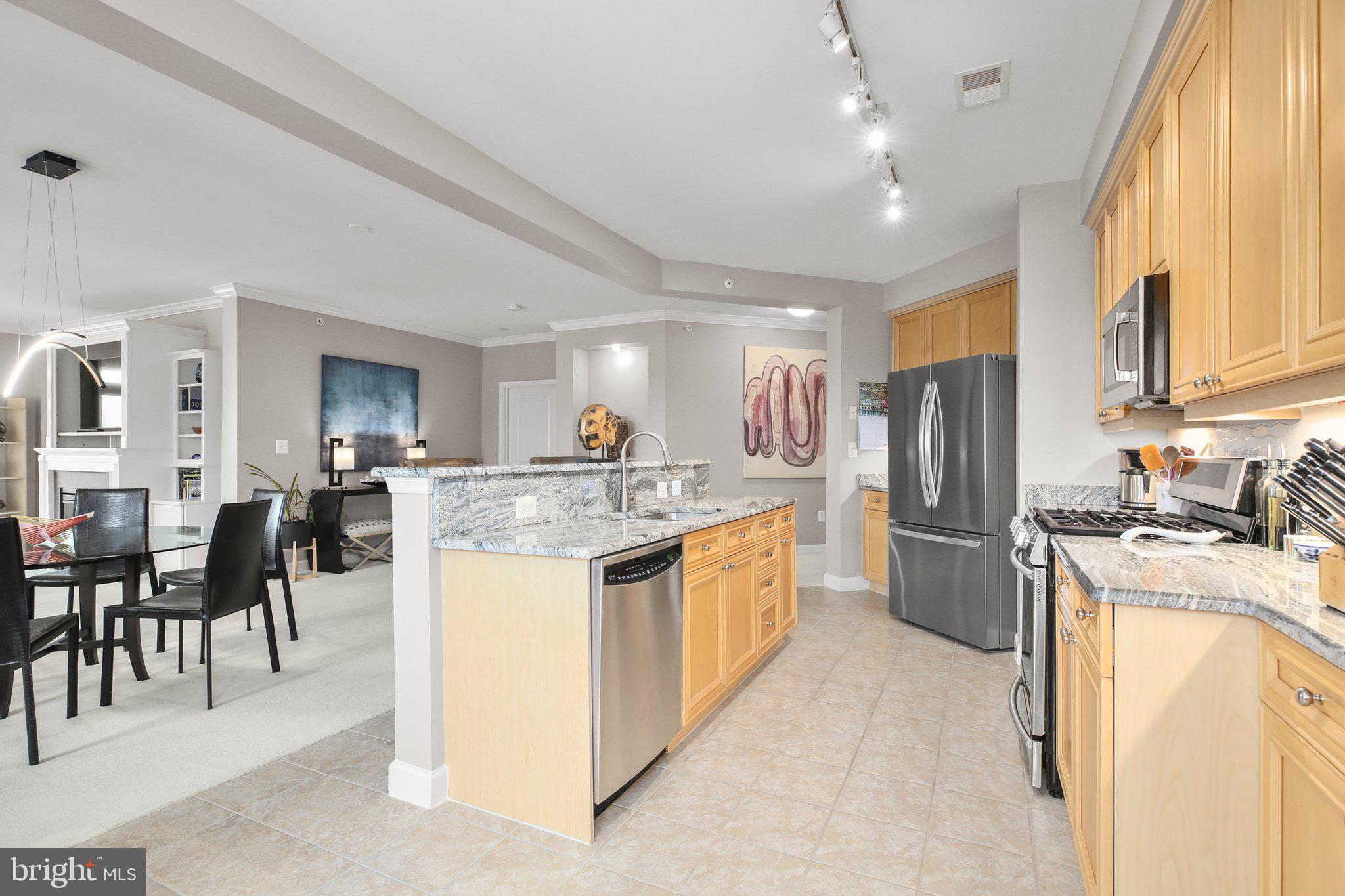 HARBOR POINT WEST CONDO - Residential