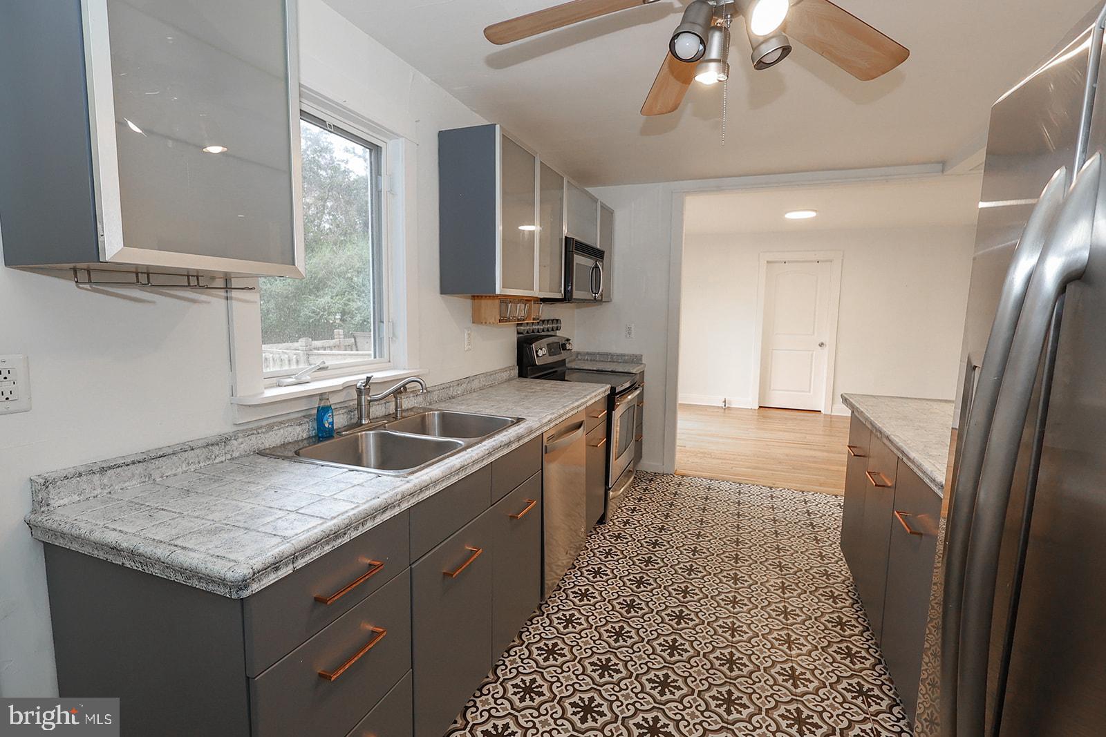 WARING - Residential