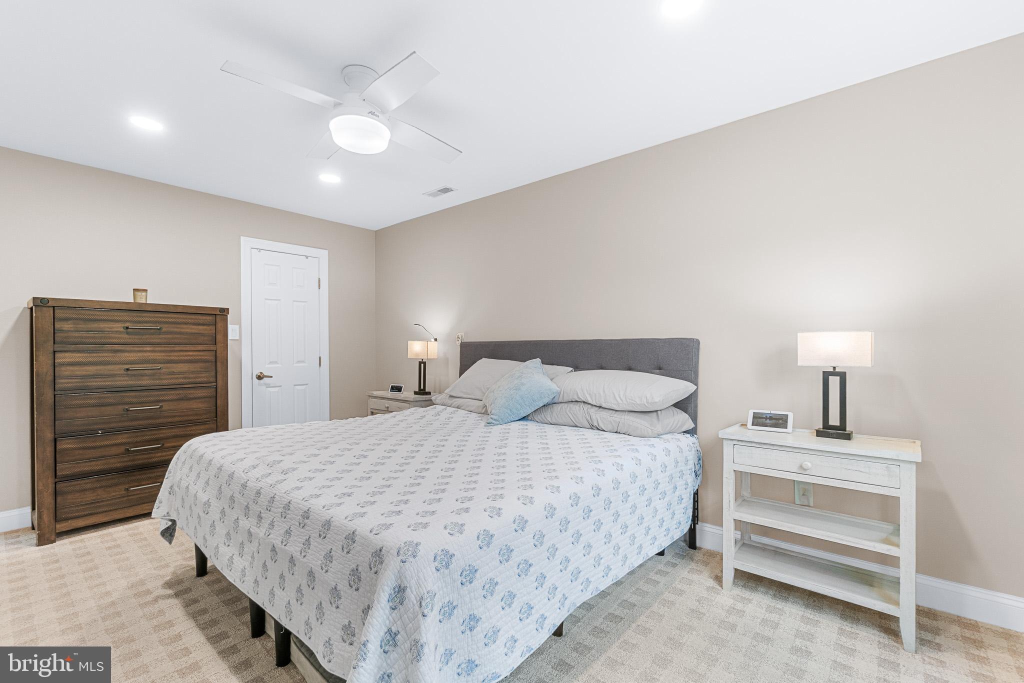 HOMELAND VILLAGE - Residential