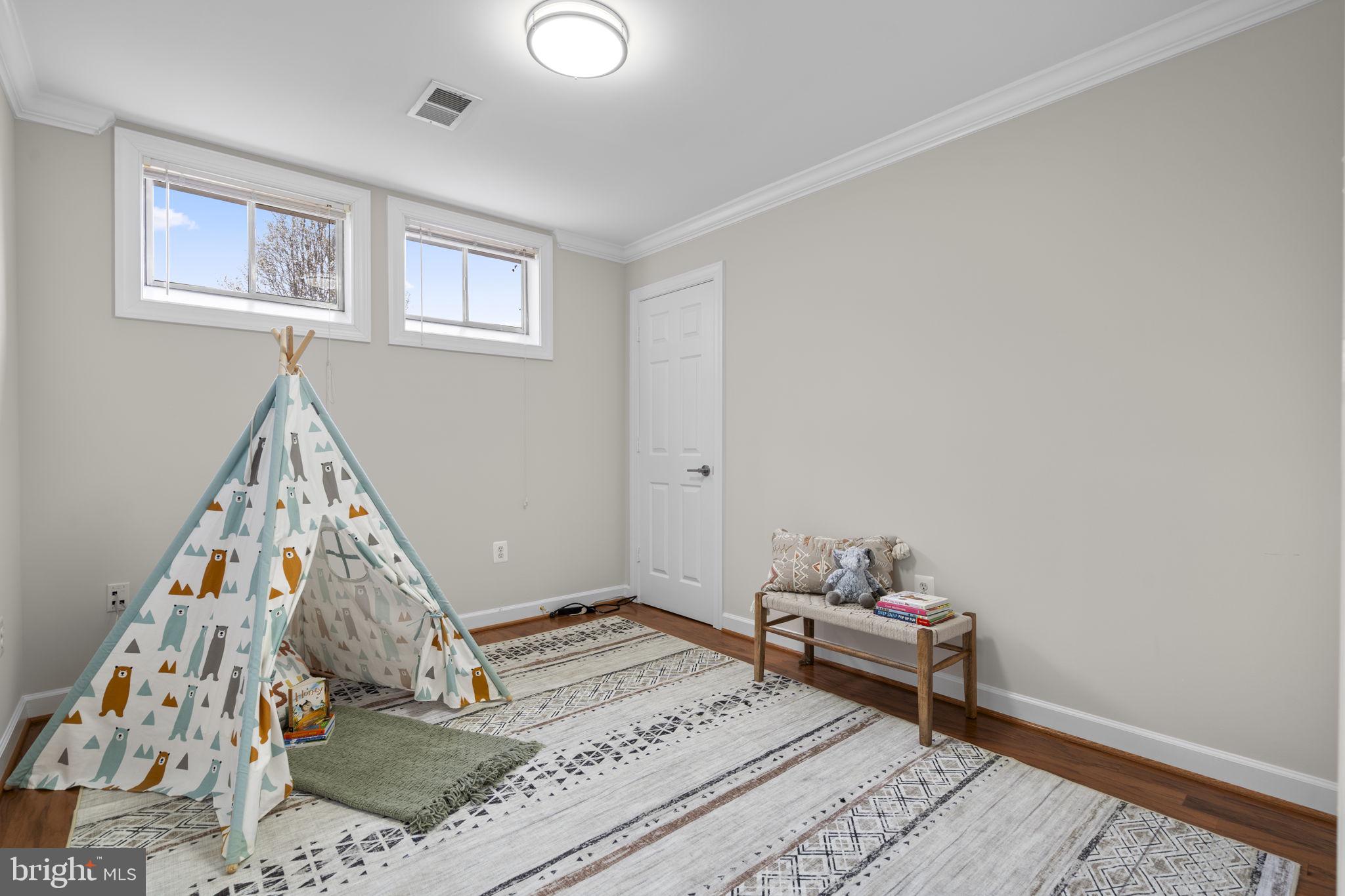 GREAT FALLS CHASE - Residential