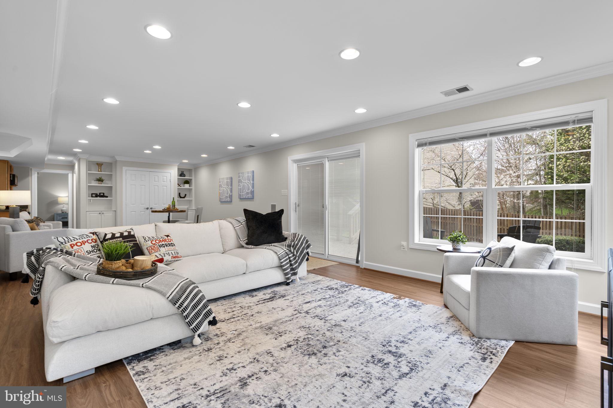 GREAT FALLS CHASE - Residential