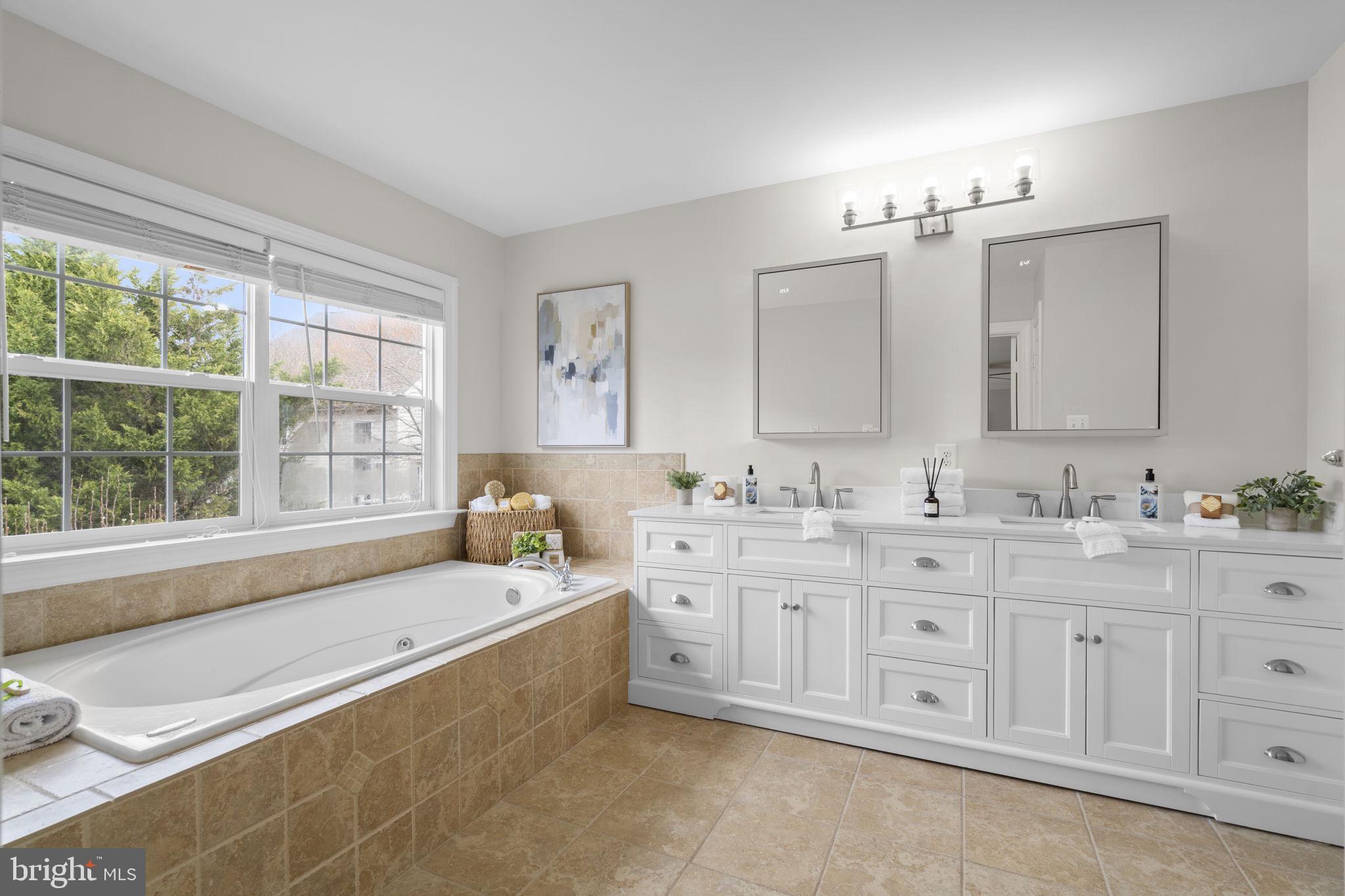 GREAT FALLS CHASE - Residential