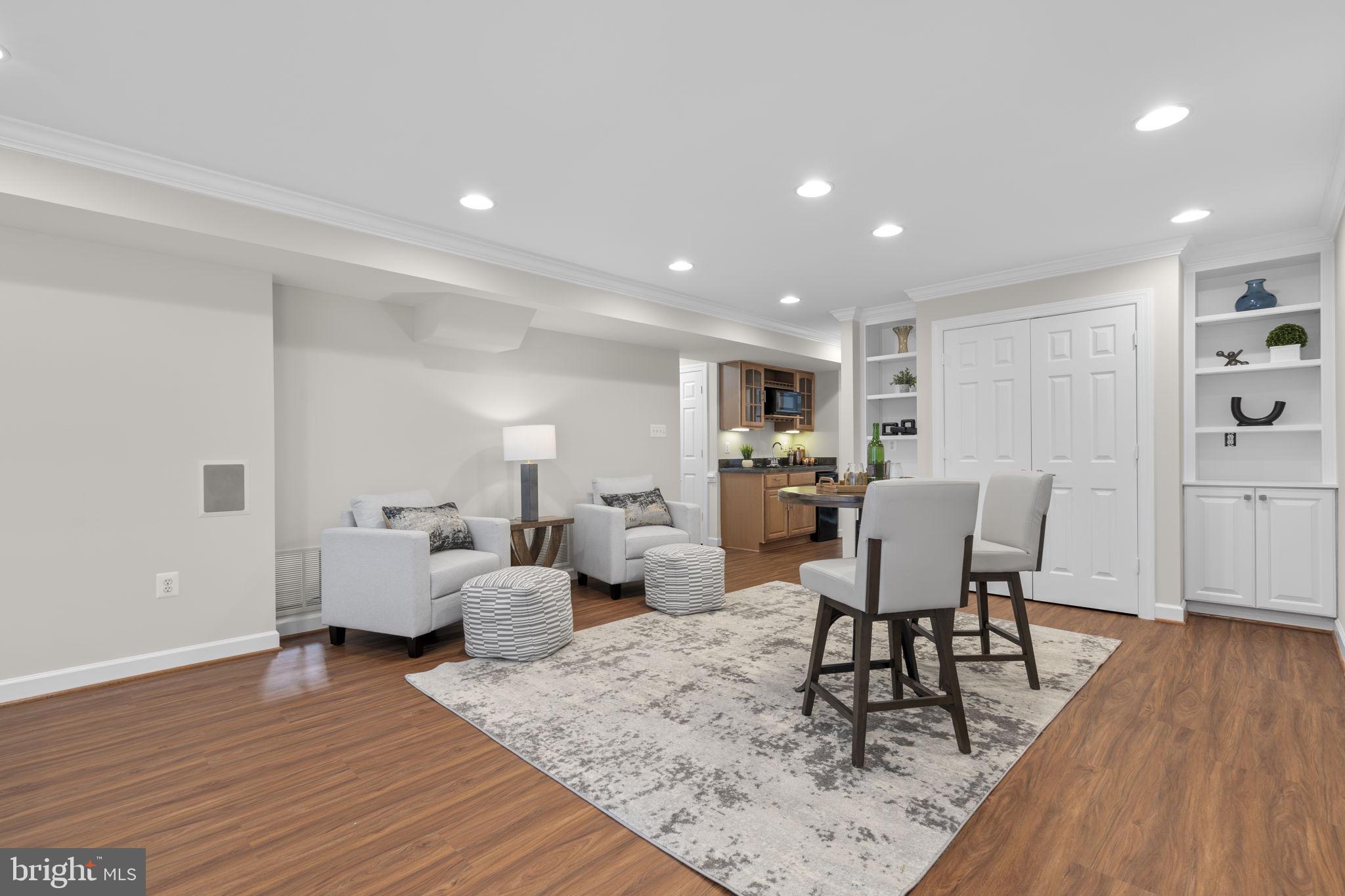 GREAT FALLS CHASE - Residential