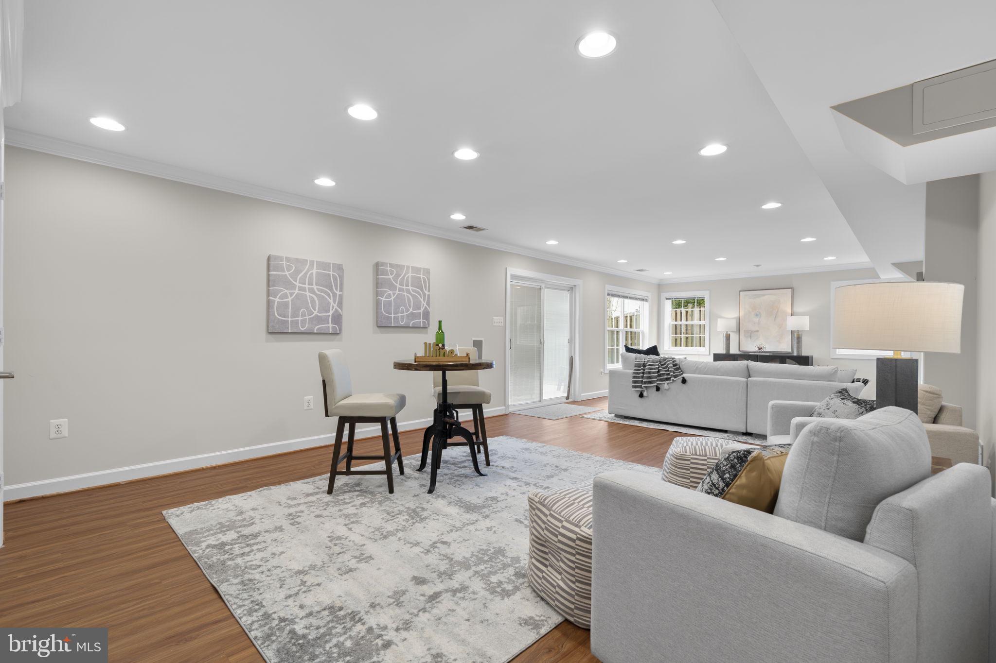 GREAT FALLS CHASE - Residential