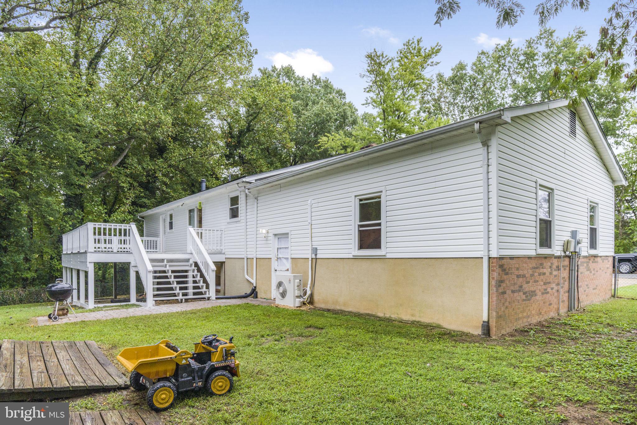 NEWTOWN VILLAGE SUB - Residential