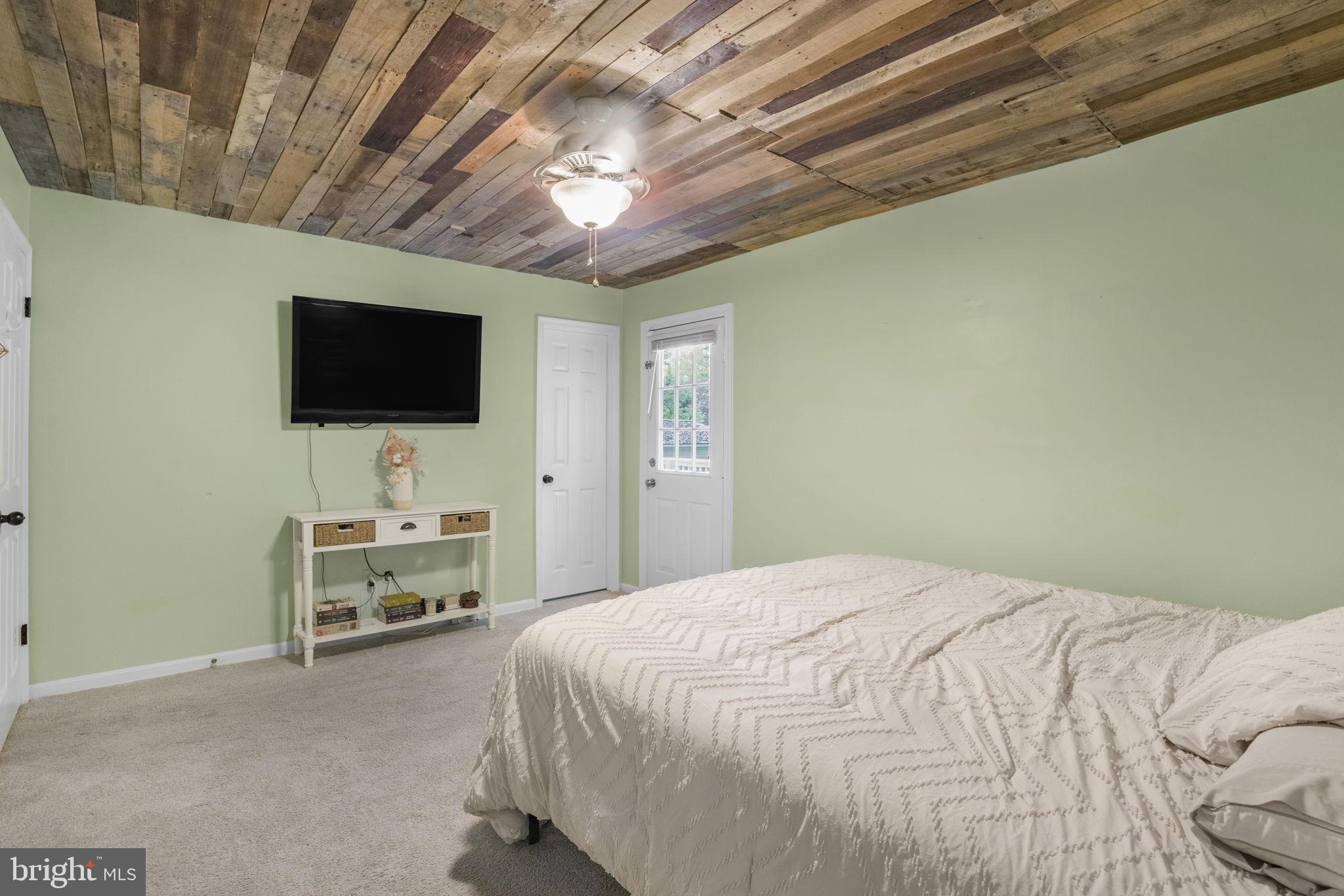 NEWTOWN VILLAGE SUB - Residential