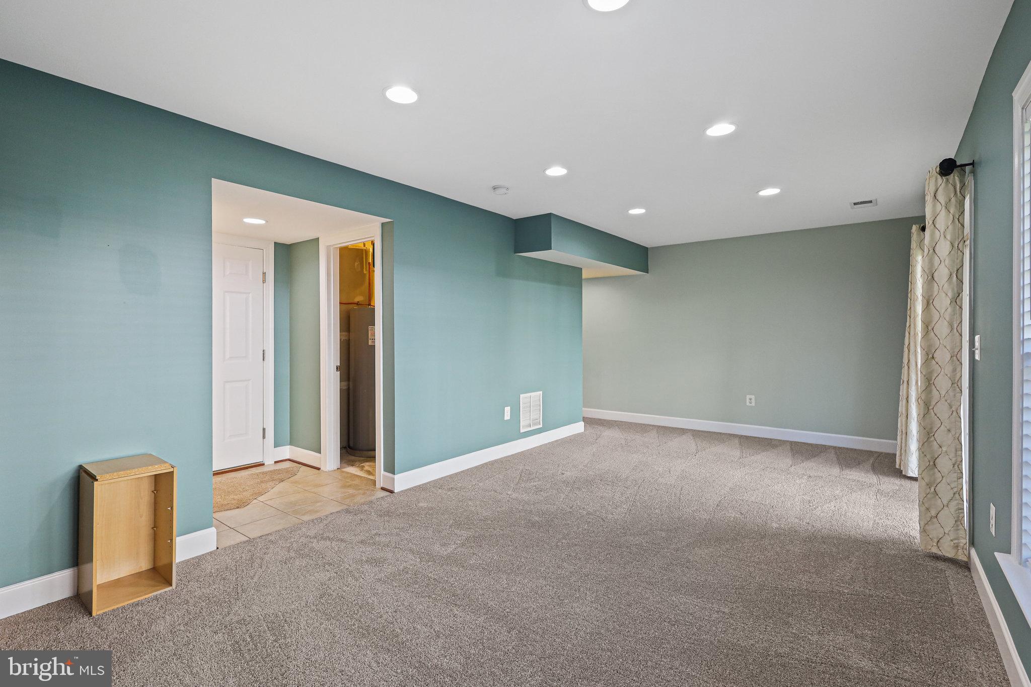 FOSTERS CREST - Residential Lease