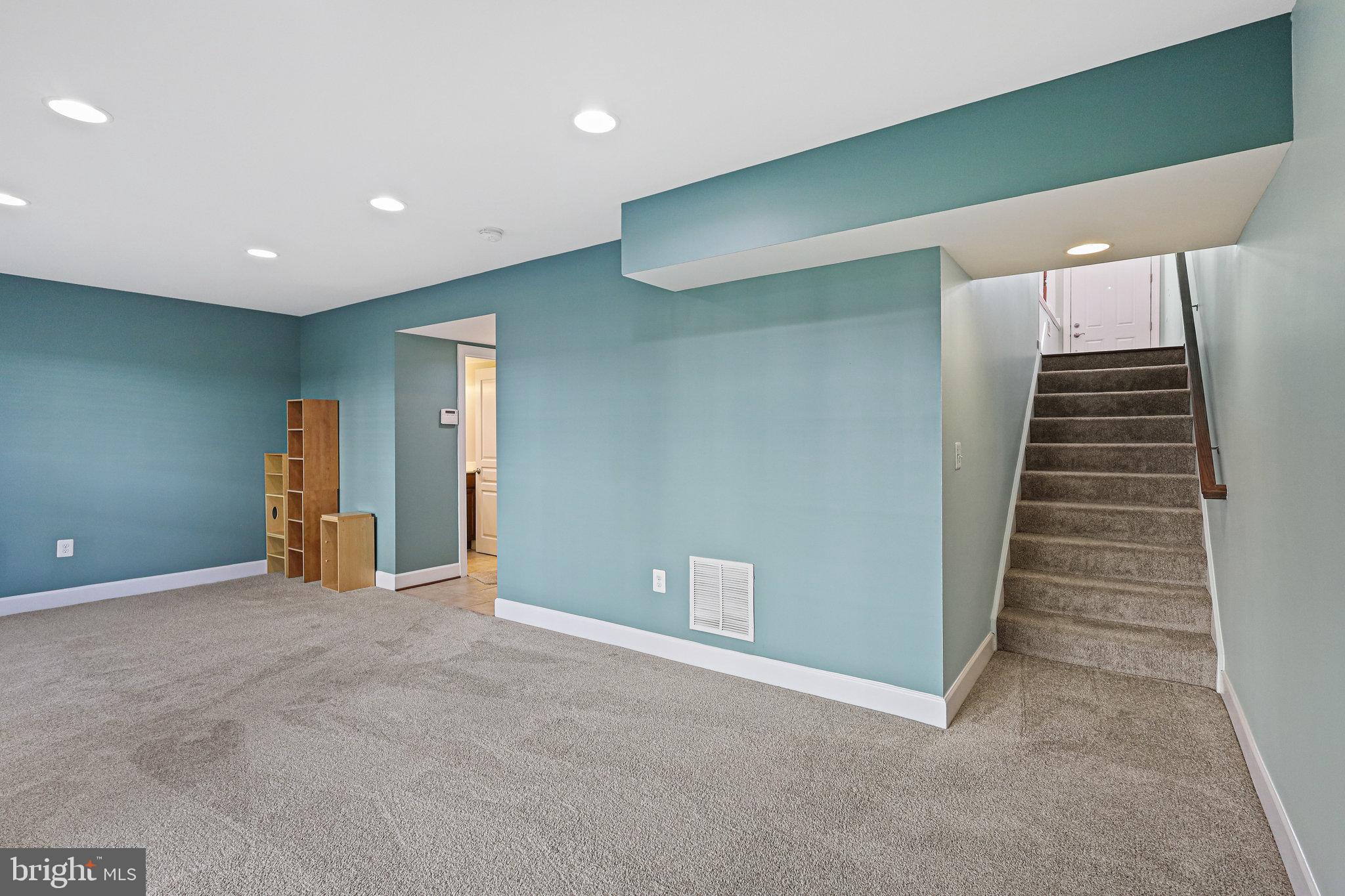 FOSTERS CREST - Residential Lease