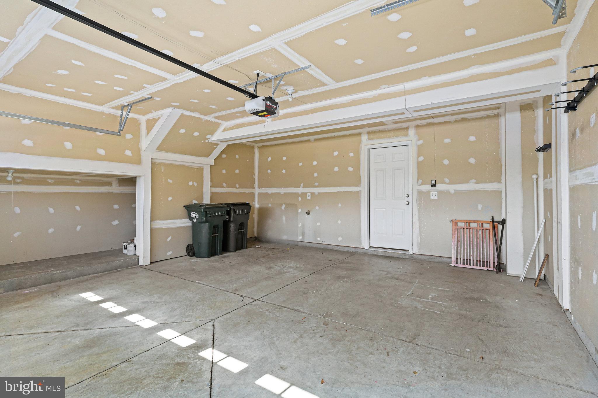 FOSTERS CREST - Residential Lease