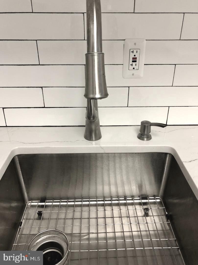 REGENCY AT MCLEAN - Residential Lease