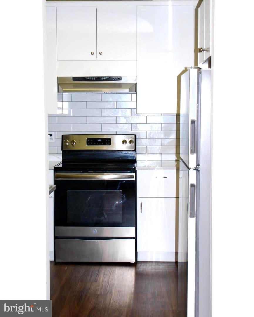 REGENCY AT MCLEAN - Residential Lease