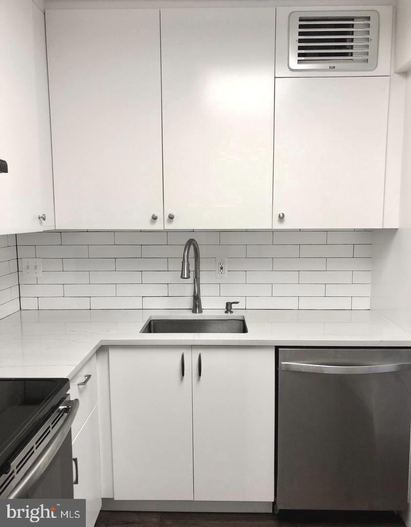 REGENCY AT MCLEAN - Residential Lease