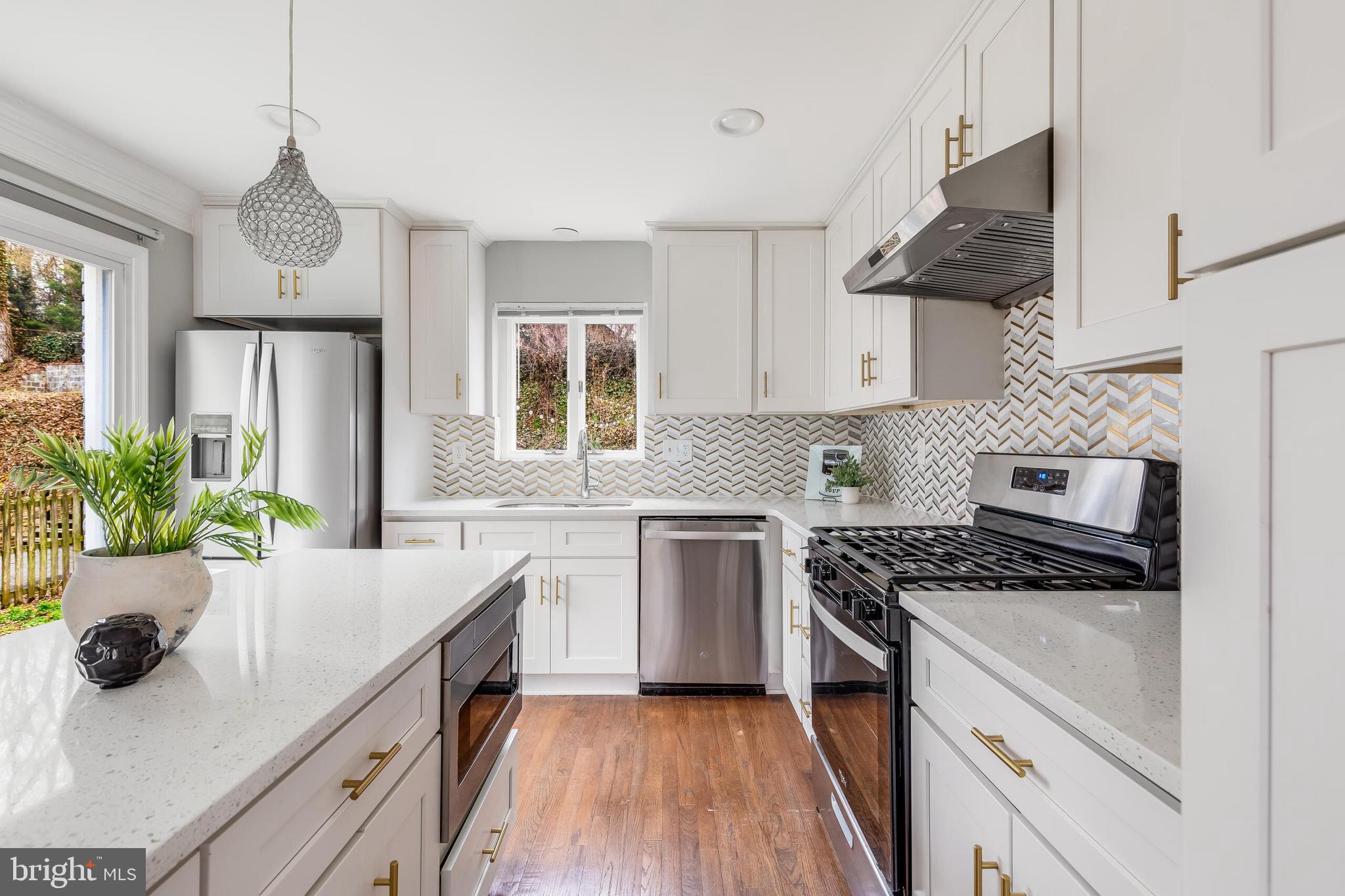 ARLINGTON RIDGE - Residential