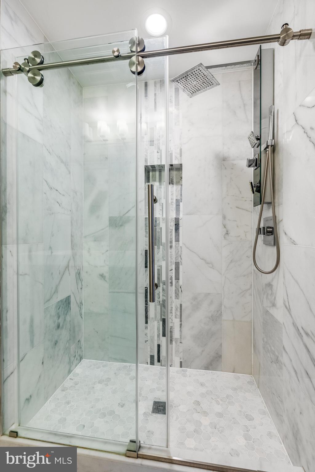 ARLINGTON RIDGE - Residential