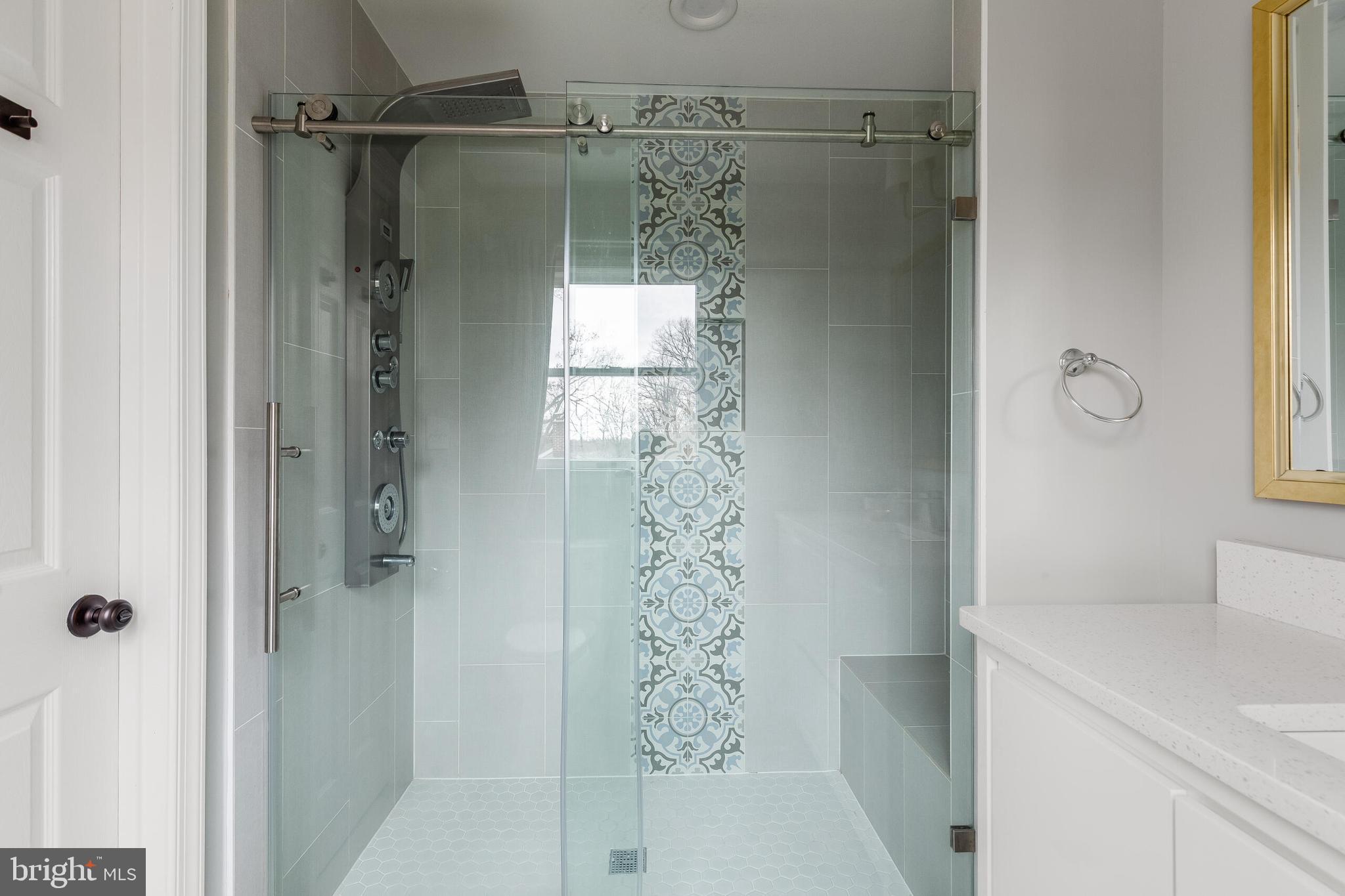 ARLINGTON RIDGE - Residential