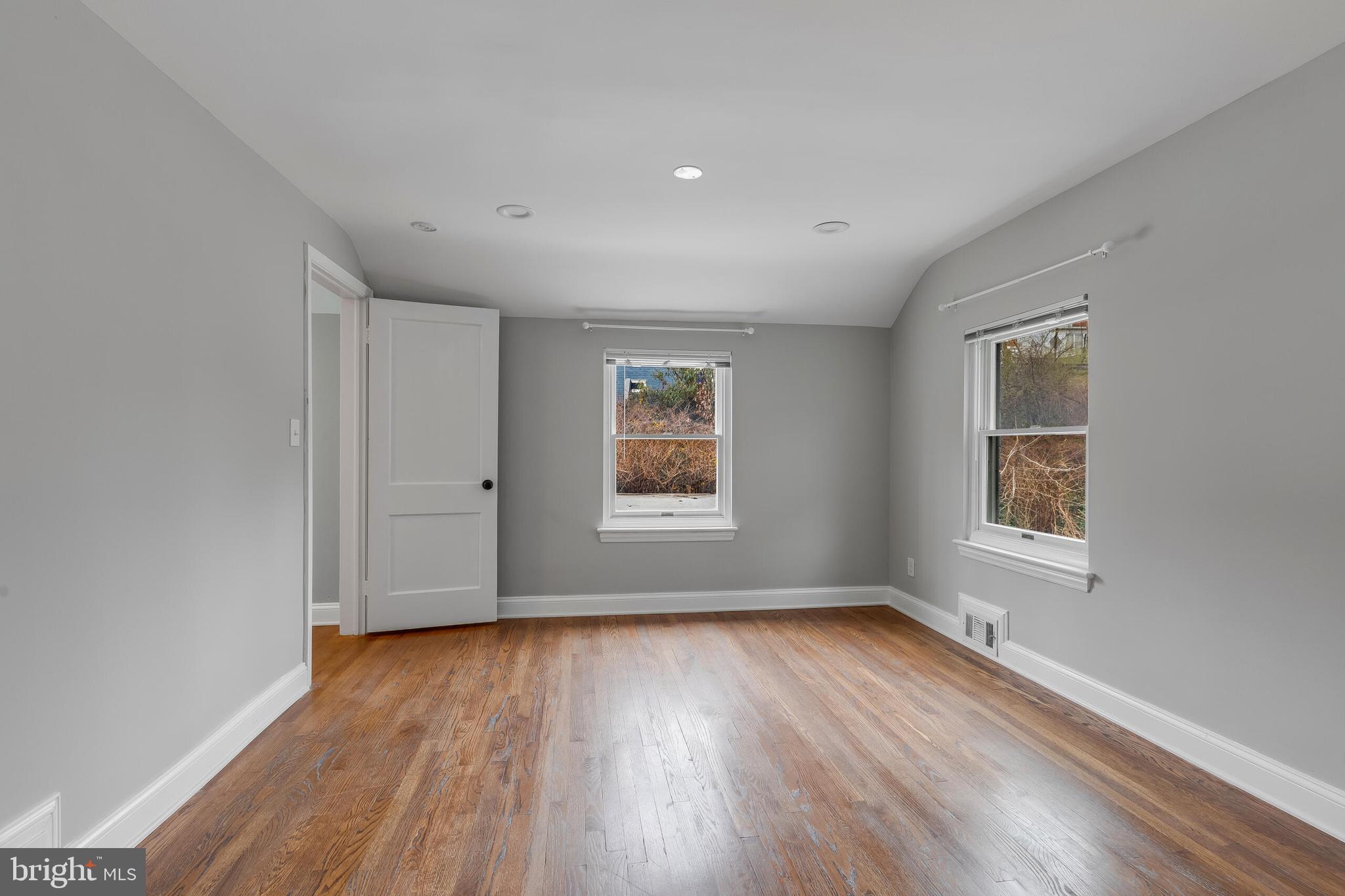 ARLINGTON RIDGE - Residential