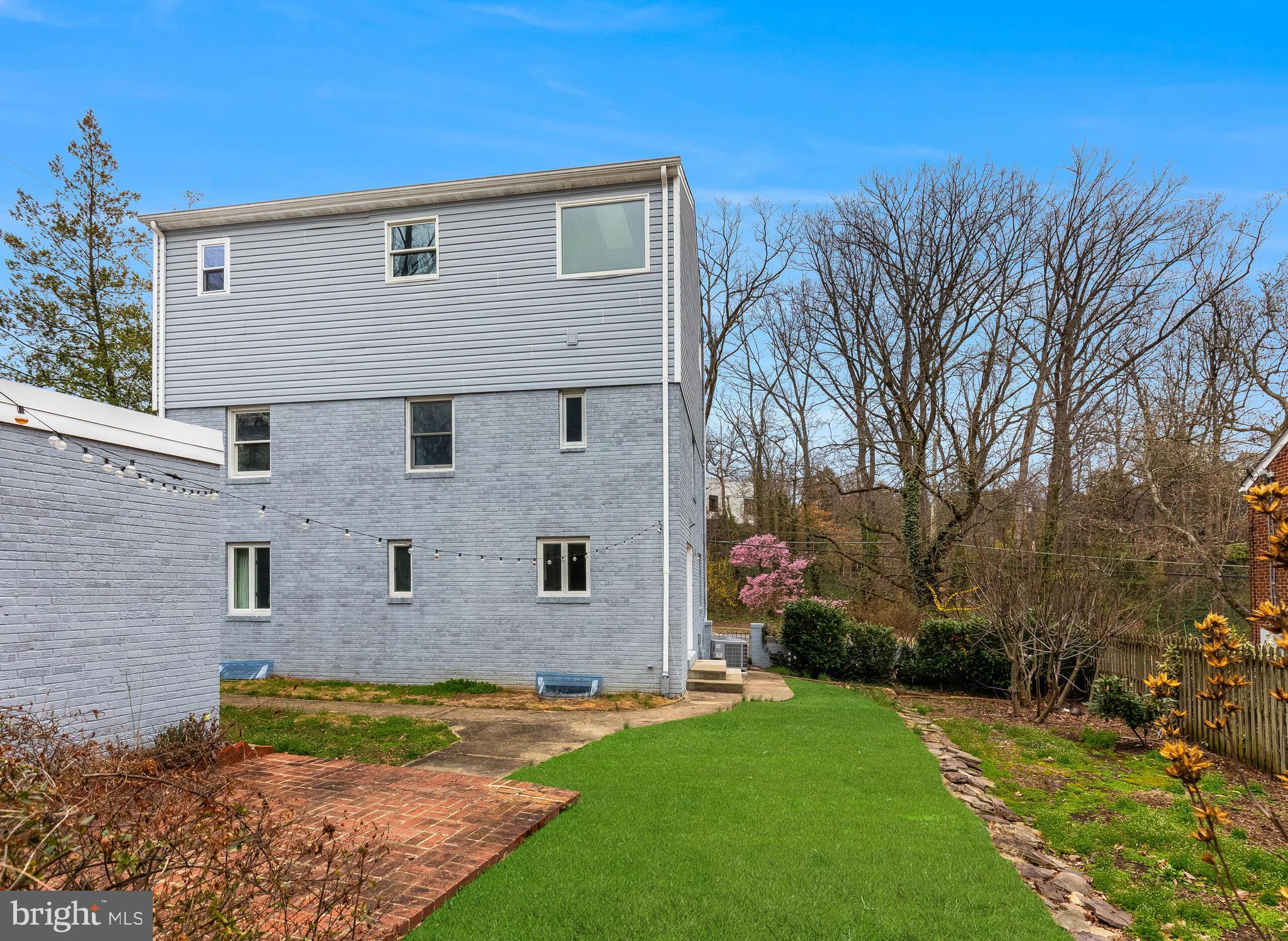 ARLINGTON RIDGE - Residential