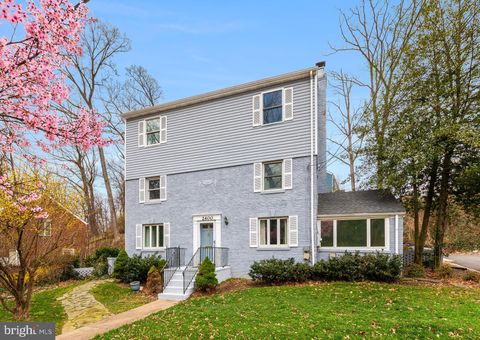 Photo of 2400 S Arlington Ridge Road, ARLINGTON, VA 22202 (MLS # VAAR2068926)