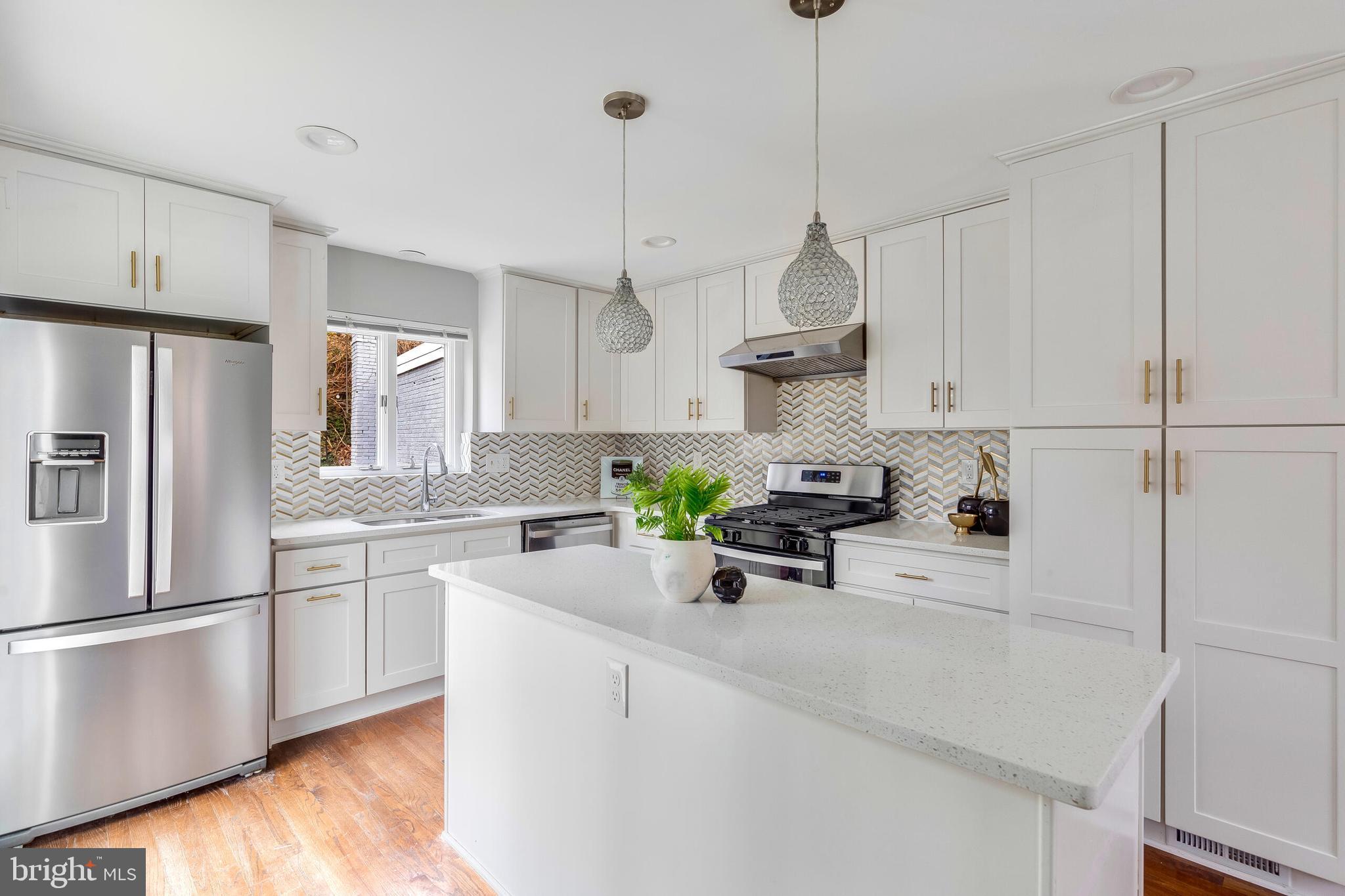 ARLINGTON RIDGE - Residential