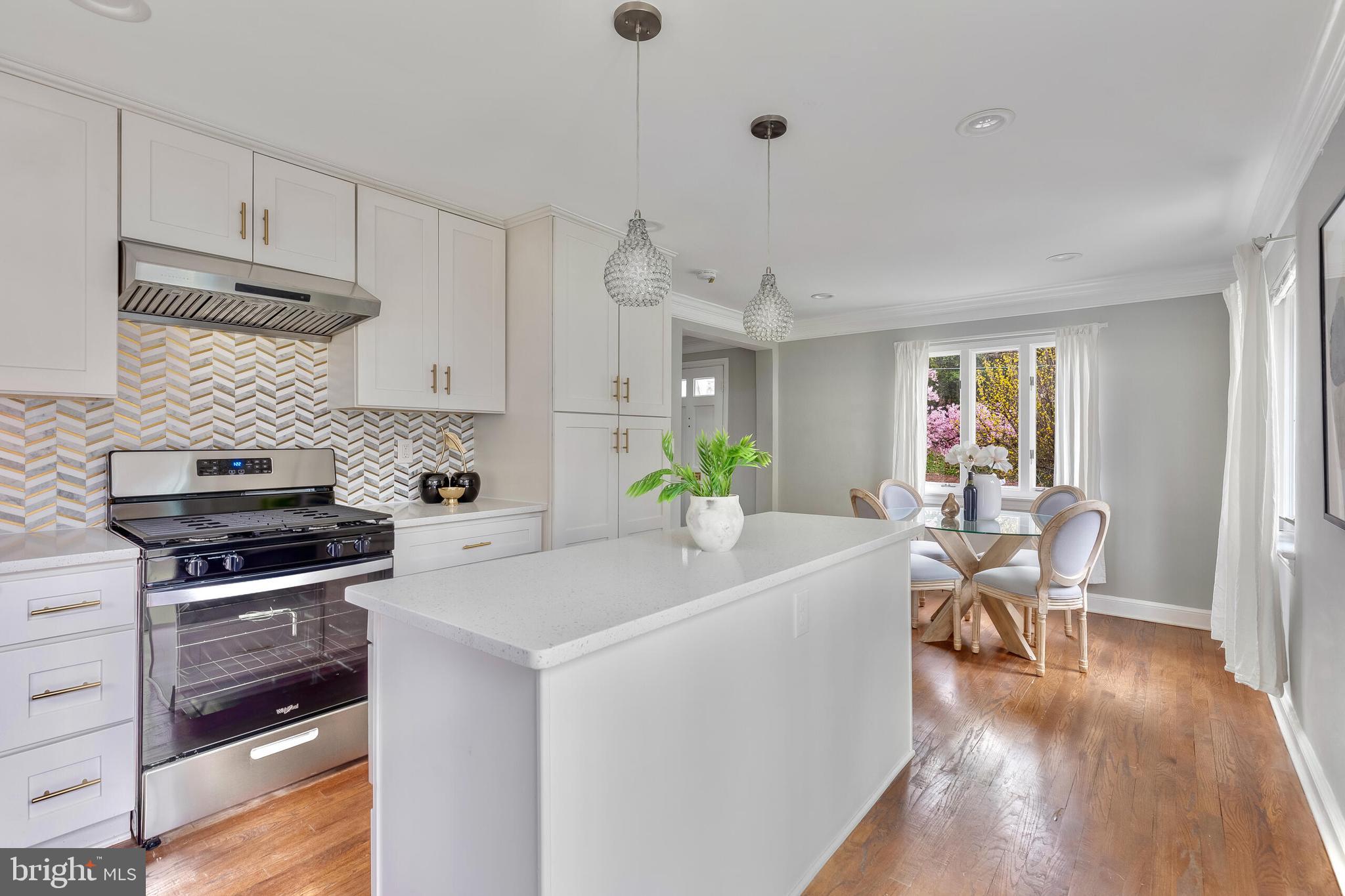 ARLINGTON RIDGE - Residential