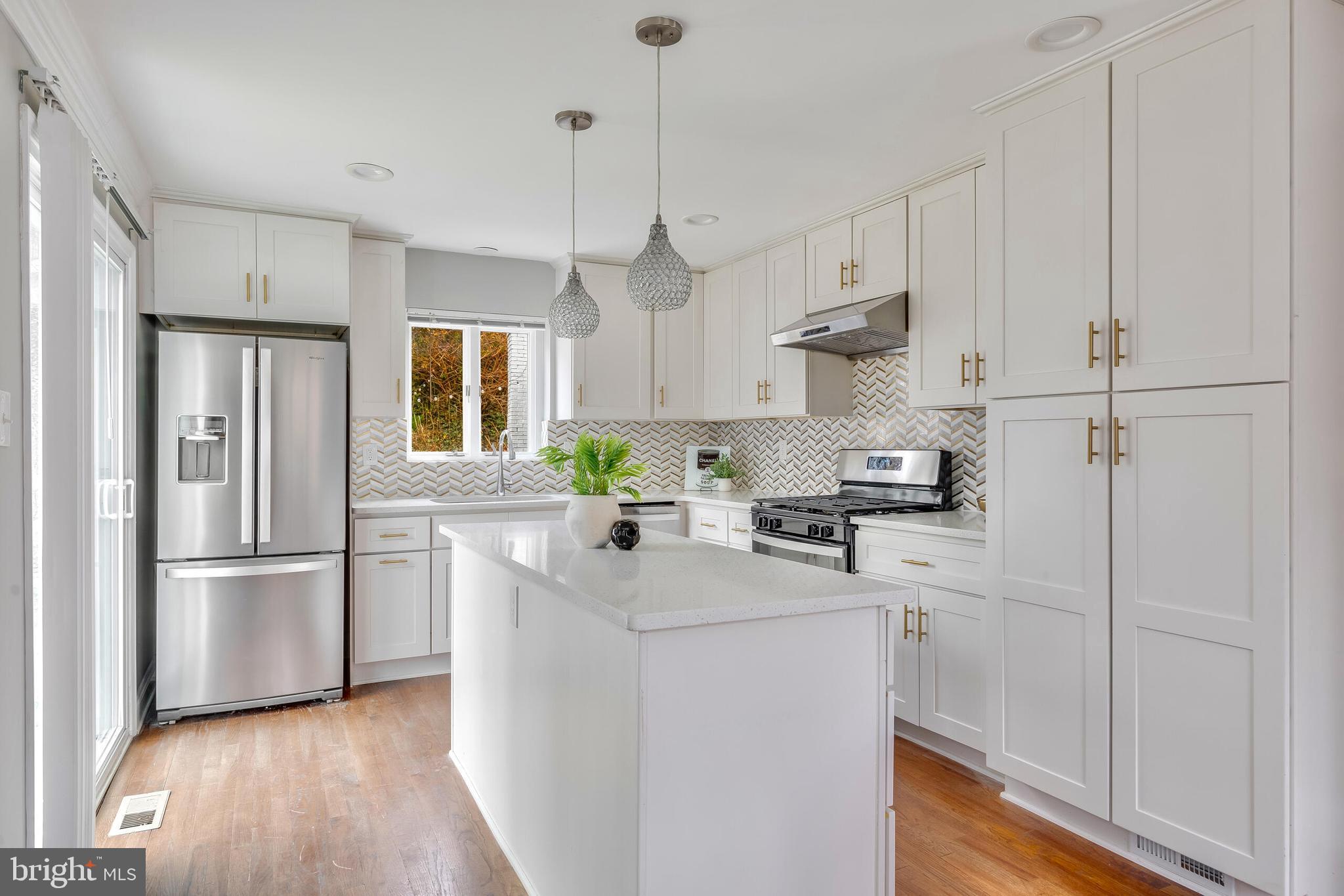 ARLINGTON RIDGE - Residential