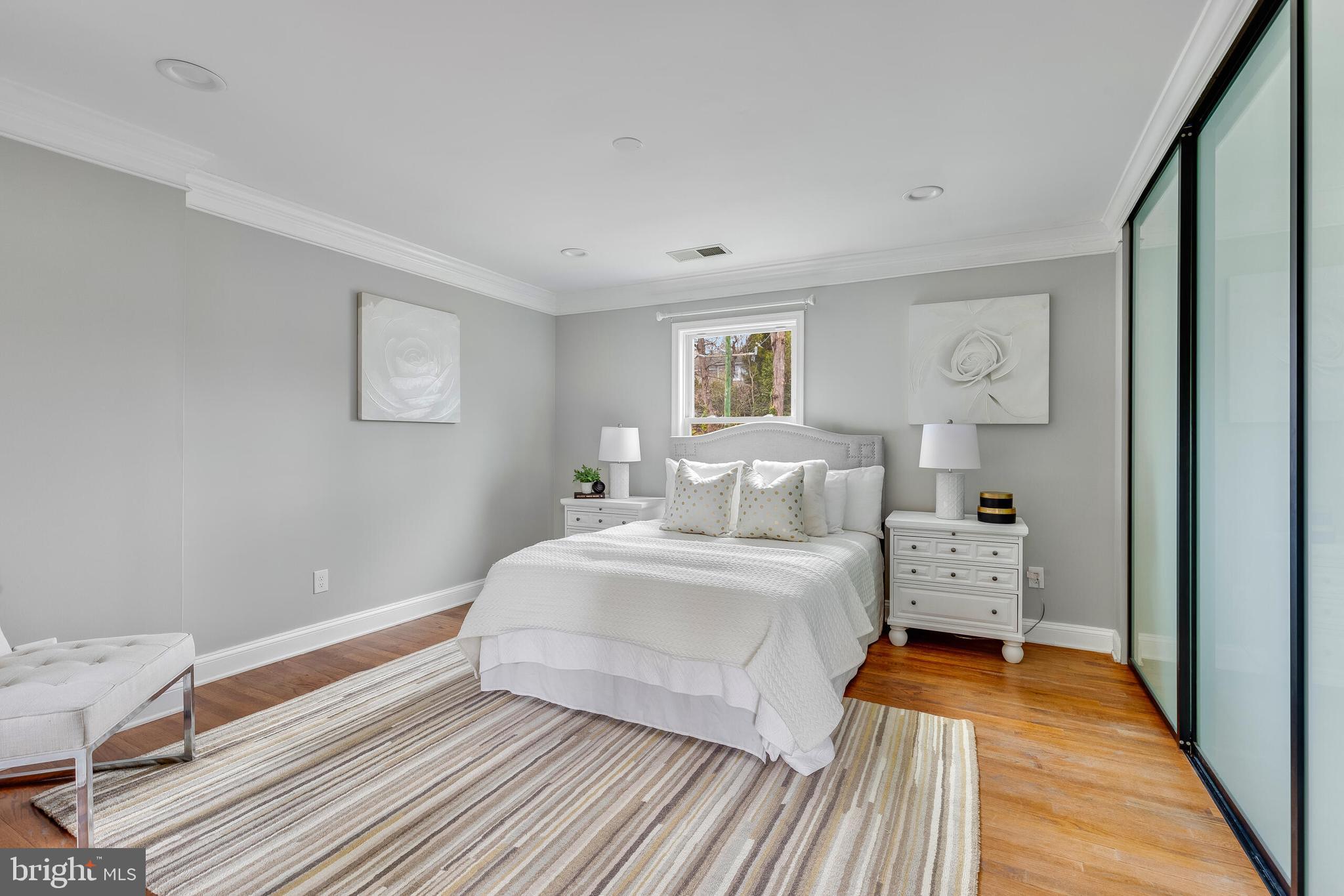 ARLINGTON RIDGE - Residential