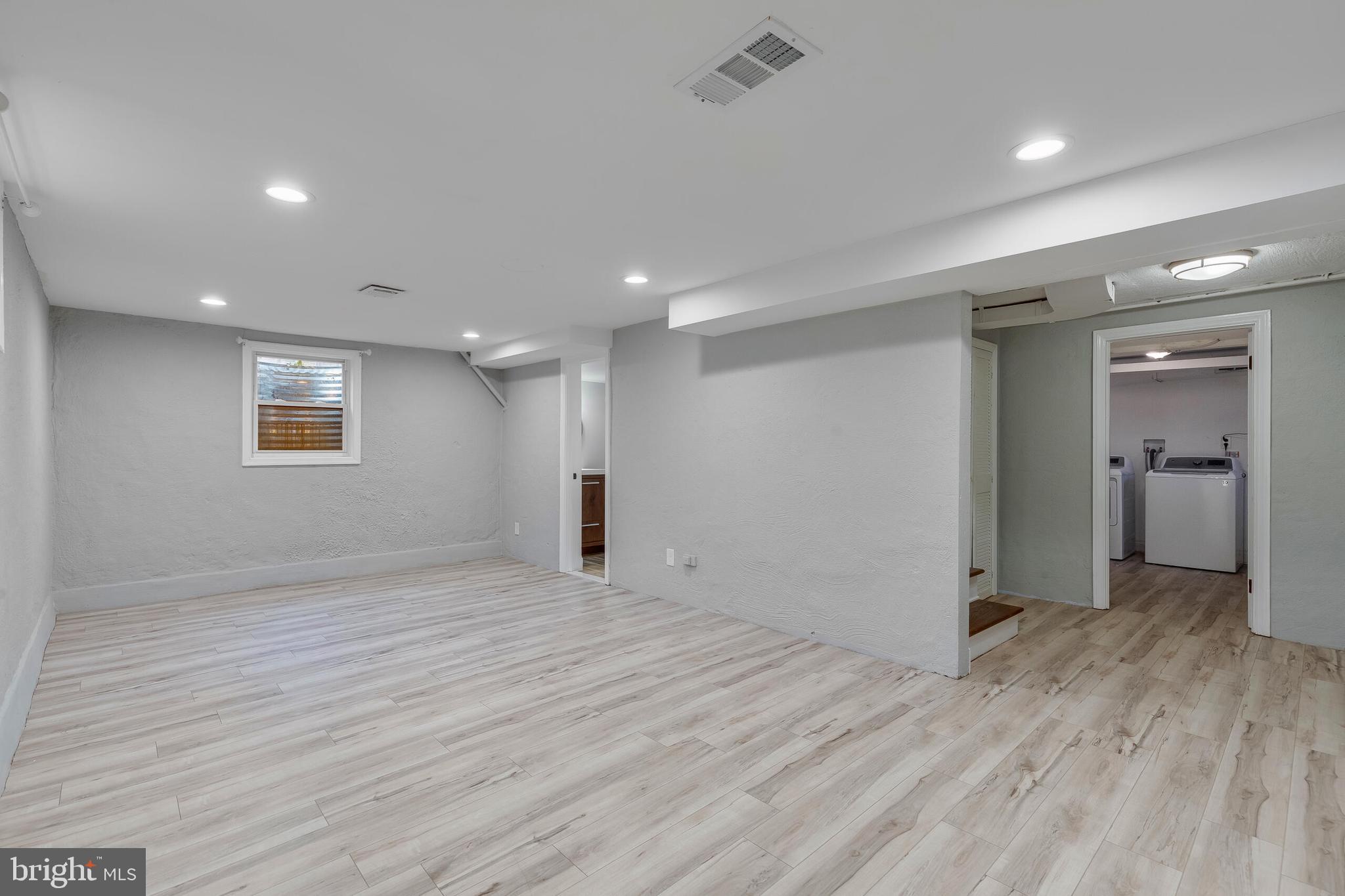 ARLINGTON RIDGE - Residential